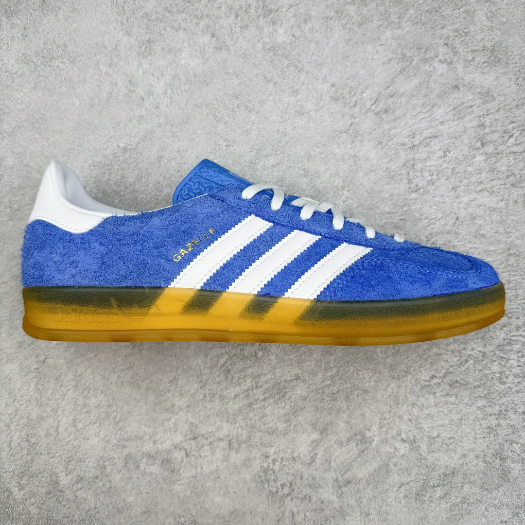 图片[5]-＃VT纯原 AD Original Gazelle Indoor Trainers 瞪羚室内鞋系列低帮复古百搭休闲运动德训风板鞋 高端零售特供批次 原厂定制长毛翻毛皮组合环保纤维革鞋面材质 内置环保海玻璃鞋垫 外置RB橡胶大底 产品品控稳定性领先行业 原厂全套原楦原纸板冲刀磨具开发 原厂皮料加持 原厂港宝加持定型后跟R度完美 将复古进行到底 简约流畅 三十年不变经典 这款Gazelle运动鞋 无论面料、配色、质感或设计 都只在重现其1991年原款的经典 皮革鞋面 撞色三条纹和鞋跟标的设计 力求呈现90年代的经典复古风潮 Samba火热的同时 也带动了其它的复古鞋型 Gazelle便是其中一只 Gazelle Indoor拥有包边更宽的T字型鞋头 更好的保护运动员的前掌 浓浓的复古氛围感 非常适合现在流行的Cleanfit风格 尺码：35.5 36 36.5 37.5 38 38.5 39 40 40.5 41 42 42.5 43 44 44.5 45 46-选品中心