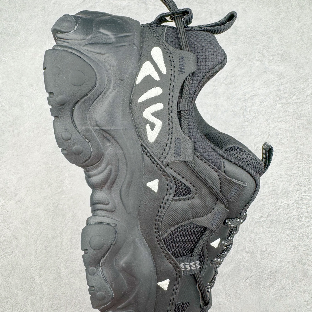 图片[6]-FILA FUSION 斐乐潮牌防滑耐磨轻便运动鞋 FUSION 系列传承了 FILA 的百年基因，融入年轻运动及潮流文化，成为引领变革、创新突破的一代。以“1+N” 的跨界合作模式重现经典的同时创造经典。带来最出其不意的跨界合作惊喜。同时，FILAFUSION把FILA 的 DNA 融入到定制体验里，你可以随心制造厲于你的产品。FILA FUSION 的鞋家族涵盖了老爹鞋、跑步鞋、网球鞋、季节款。风格复古新潮，满足了时尚人士出行及各类运动的搭配需求，成为当下年轻人筷拥的鞋类品牌之一。FILA FUSION 走进年轻人的世界，通过年轻人运动，街舞，滑板，篮球，展现 FILA FUSION 的潮流态度和年轻文化。FILA FUSION 认为末来属于引领变革、创新突破的年轻一代，让我们一起构成 FILA 未来的蓝图吧！尺码：36 36.5 37.5 38 38.5 39 40 40.5 41 42 42.5 43 44 44.5 45-选品中心