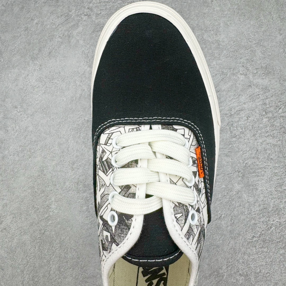 图片[4]-零售💰200 Sneakersntuff LA x Vans 涂鸦 最新安娜联名系列鞋款发布。以当地 Venice 沙滩为主题。带来 OGClassic Slip-OnLX和OGEraLX两款联名鞋作，设计上致敬1980和1990年代时滑手、冲浪者和鹿克爱好者的穿著。鞋面整体以米白为主色，搭配了黑色涂鸦图案，中底部分印上了sns字样，鞋底部分也同样表示了其合作身份。外底则采用了比较清新的天蓝并且随鞋印刷sns联名图案 尺码：35 36 36.5 37 38 38.5 39 40 40.5 41 42 42.5 43 44 编码：by2936000-运动鞋