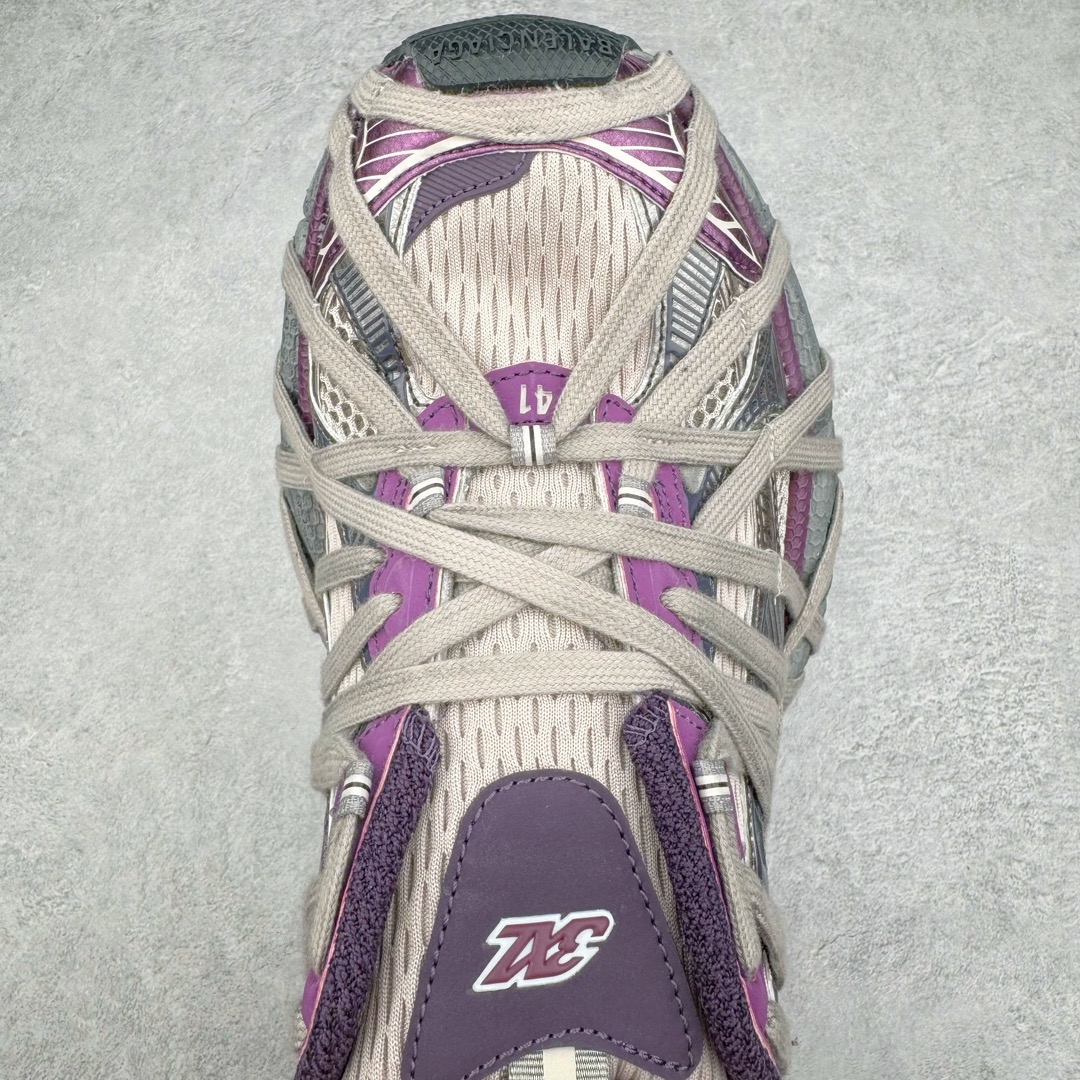 图片[4]-＃纯原 BALENCIAGA 3XL Sneakers 巴黎世家十代网布系带低帮走秀复古老爹鞋 全套原纸板楦头开发 最原汁原味的灵魂版型 全鞋荧光划线卡点 胶水把控整洁度追求极致完美 每一双都是工艺品 多重QC质检 超越公司货的品控标准 实实在在的免检产品 原盒原配 正确字体电绣 粗细、位置、大小正确 侧边TPU 透气孔匹配意产原版 正确分离大底 TPU软底 原版一致大底LOGO 立体感十足 原厂皮料水洗做旧 采购原厂网纱 不含皮革 网布材料和聚氨酯 磨损效果 鞋头边缘和后帮 Balenciaga 徽标 鞋面和后跟凸印尺码 鞋舌 3XL 橡胶品牌标识和反光细节 鞋帮拉袢和鞋舌拉祥 配反光细节 备用鞋带在鞋履前侧 可在穿着前取下 便于不同造型搭配 偏大一码 尺码：35 36 37 38 39 40 41 42 43 44 45 46-选品中心