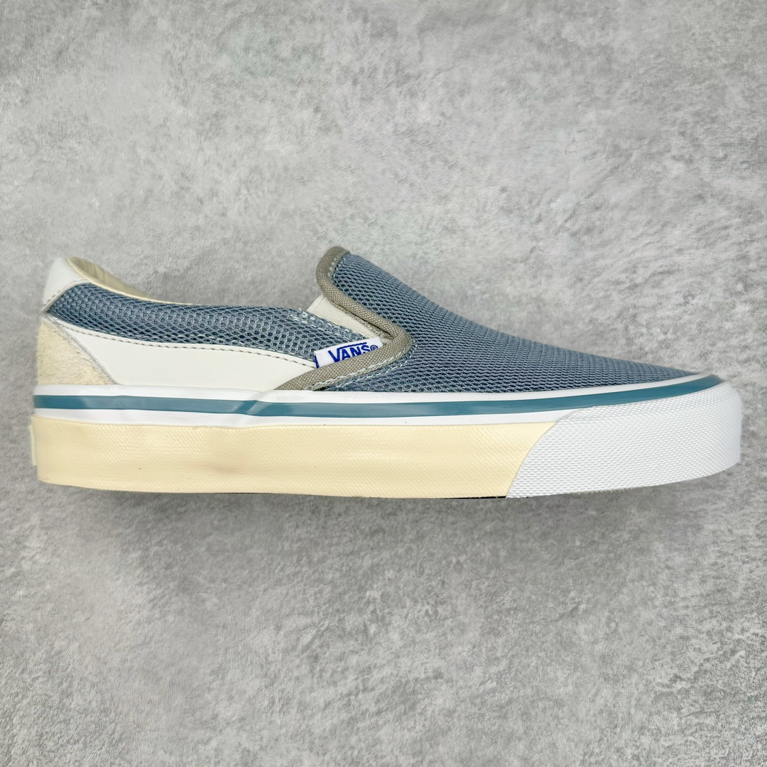 零售💰220 Vans TDC Tokyo Design Collective Old Skool  Slip-On 拼接系列 Premium高阶支线n鞋款设计受到 90年代复古跑鞋的启发，鞋面大面积使用尼龙网眼材质与皮革、麂皮材质拼贴组合，再搭配上简约的配色风格，体现纯正的日潮简约而又精致的设计风格。 官方货号：VN0000MY4BG 官方货号：VN000MXHBGK  尺码：35-44（36.5 38.5 40.5 42.5） 编码：by2936020-运动鞋