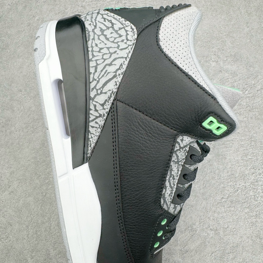 图片[6]-＃DF纯原 Air Jordan AJ3 Retro 黑蒂芙尼绿 CT8532-031 圈内最强三代系列 匠心打造 开发时长超过半年 目前可过各类鉴定或无法鉴定 裸鞋随便操作 全套原纸板楦头开发 原厂大底磨具加持立体防滑纹理 原装可视Air Sole气垫 原汁原味最完美的三代版型 唯一正确鞋头趴度弧度高度鞋身腰线 原厂TPU彩虹扎染后跟饰片 正确内里反口里网布 皮料菱角分明不变形无多余毛边 广东原厂zp同批次手工大底描漆拉丝 市场唯一原厂鞋扣模具 原厂织唛标 原厂飞人电绣工艺 尾指中部跳三针 独家绑鞋带手法 印刷中底布 四线拉帮 米色美纹纸贴合固定 进口港宝加持 后跟自然饱满 全鞋荧光划线卡点 追求极致完美 每一双都是工艺品 多重QC质检 超越公司货的品控标准 实实在在的免检产品 尺码：40 40.5 41 42 42.5 43 44 44.5 45 45.5 46 47.5 48.5-选品中心