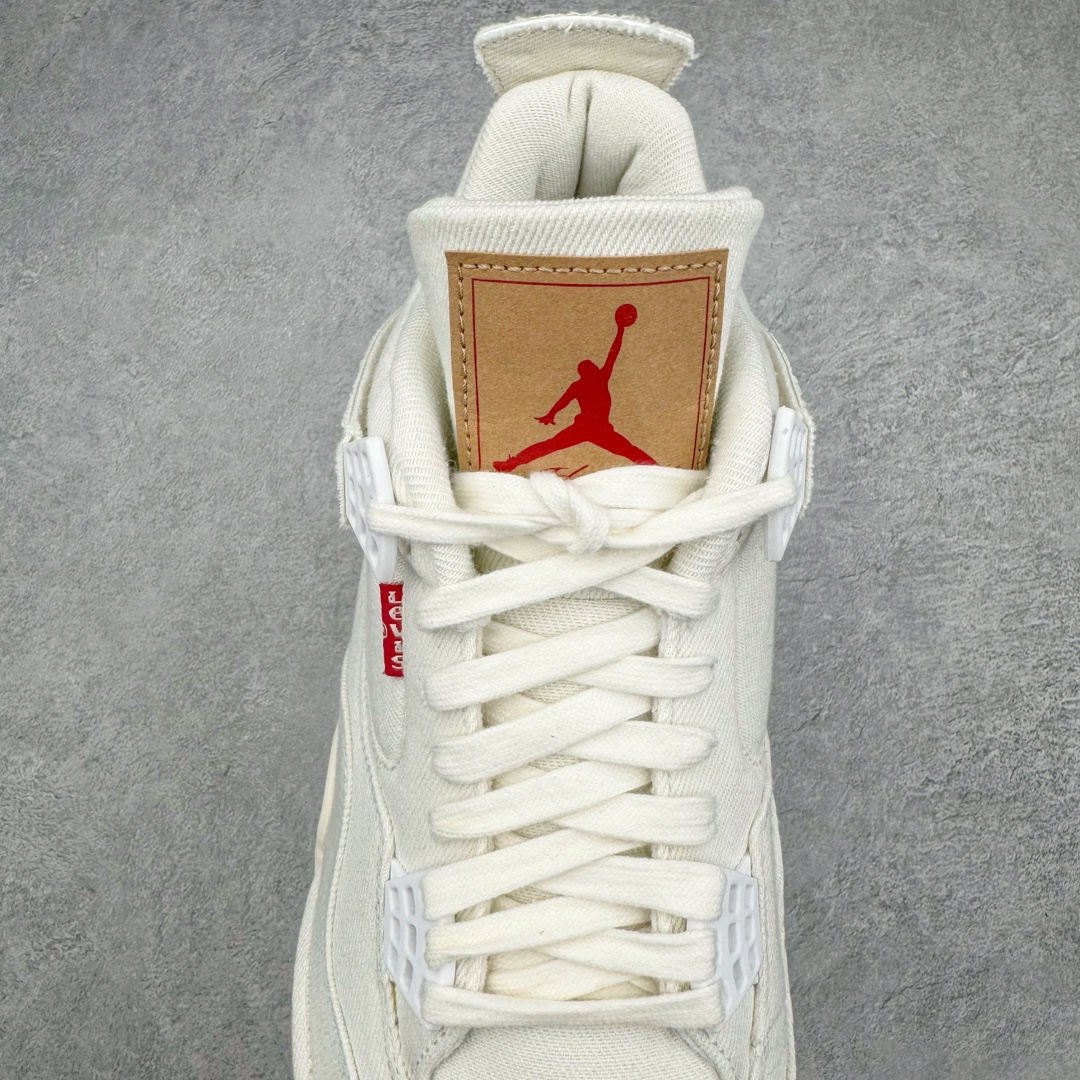图片[5]-＃GX Levi’s x Air Jordan AJ4 \\\”Denim\\\” 李维斯联名 牛仔白 AO2571-100 圈内最强四代 独家外贸特供尺码含 45.5 49.5 50.5 耗时半年巨作 全套原纸板楦头开发 原厂特供皮料加持 确保原汁原味 完美呈现四代版型 一比一鞋头弧度高度鞋身弧度 数据细节工艺流程均保持原鞋一致 原厂TPU网格鞋带扣 正确内里网布 菱角分明不变形无多余毛边 柔软性质感一致于原鞋 市场唯一原厂鞋扣模具 背面可见隐藏注塑口 原厂织唛标 原厂飞人电绣工艺 尾指中部跳三针 独家绑鞋带手法 印刷中底布 四线拉帮 米色美纹纸贴合固定 进口港宝加持 后跟自然饱满 全鞋荧光划线卡点 追求极致完美 每一双都是工艺品 多重QC质检 超越公司货的品控标准 实实在在的免检产品 尺码：40 40.5 41 42 42.5 43 44 44.5 45 45.5 46 47.5 48.5 49.5 50.5-选品中心
