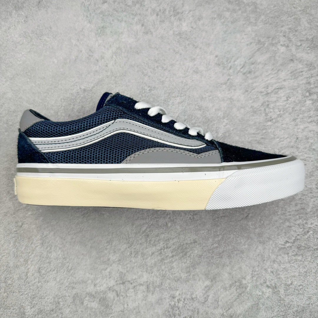 Vans TDC Tokyo Design Collective Old Skool Slip-On 拼接系列 Premium高阶支线 鞋款设计受到 90年代复古跑鞋的启发，鞋面大面积使用尼龙网眼材质与皮革、麂皮材质拼贴组合，再搭配上简约的配色风格，体现纯正的日潮简约而又精致的设计风格。 货号：VN000MXHDT4 货号：VN000MY4DT4 尺码：35-44（36.5 38.5 40.5 42.5）-选品中心