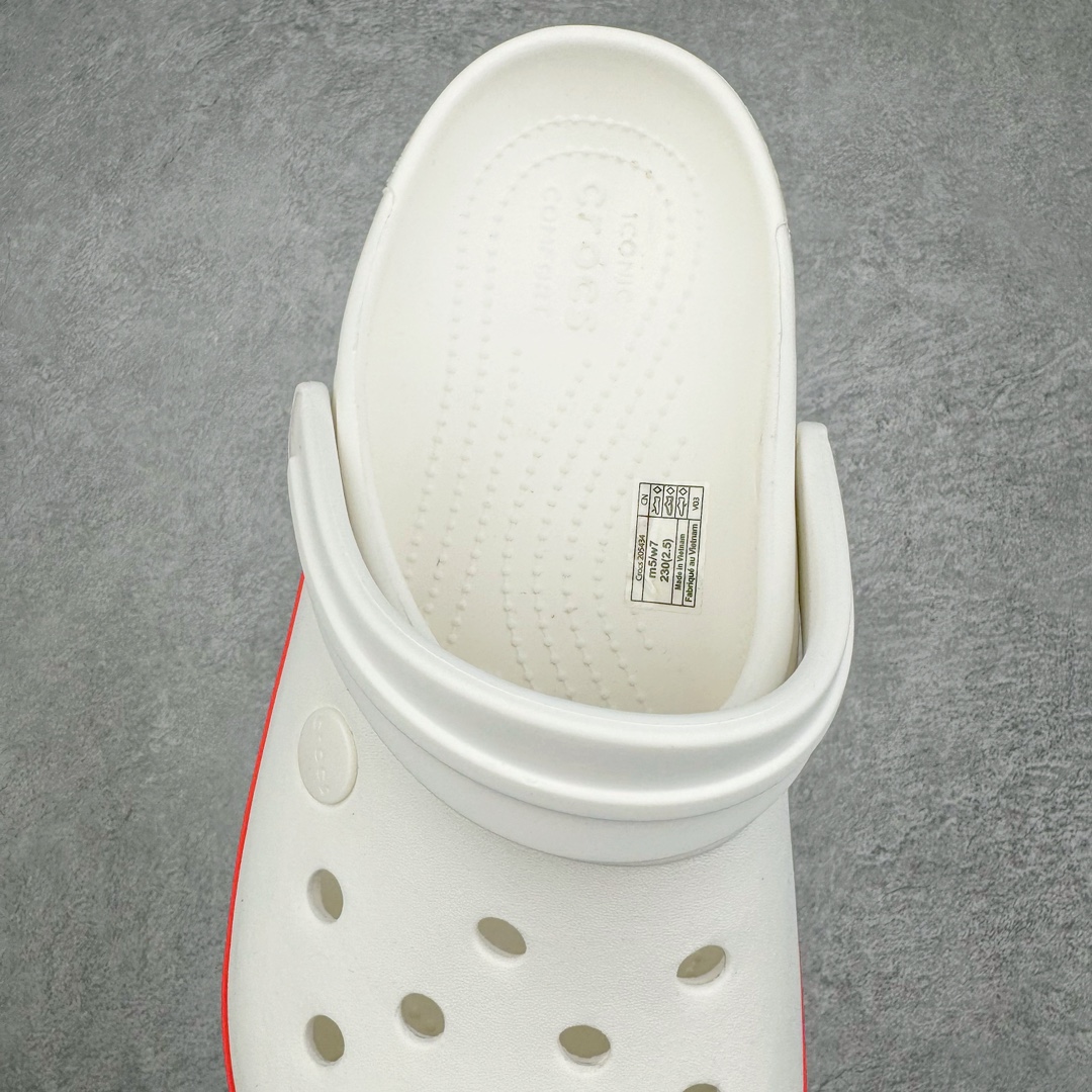 图片[5]-＃DG莞产 Crocs Classic Clog 卡骆驰运动沙滩洞洞拖鞋凉鞋 厚卡款 超强LiteRide科技缓震鞋垫加持 官方2023最新款 透明防水袋包装 注意配件需单独购买 超轻Croslite专利材料打造 鞋面更加耐用易清洗 该鞋款轻盈舒适 2002年 经典克骆格诞生 秉承外形简单 穿着舒适的初衷 不断为消费者带来舒适的穿着体验 穿出“趣”味 鞋面洞洞可搭彰显个性的智必星 一鞋两穿 可调节式后跟带增添鞋身的稳固性能 放前面变成愜意舒适的凉拖 放后面行走跑跳更加稳妥 Croslite ™材料 封闭式细胞树脂 能够在体温作用下自动变形以适应脚部形状 涉水性优秀的同时易于清洁 抓地力强 不易打滑 Crocs的核心理念：轻便 灵活 全方位的舒适感 同步官方尺码：M4（36-37）M5（37-38）M6（38-39）M7（39-40）M8（41-42）M9（42-43）M10（43-44）M11（45-46）-选品中心