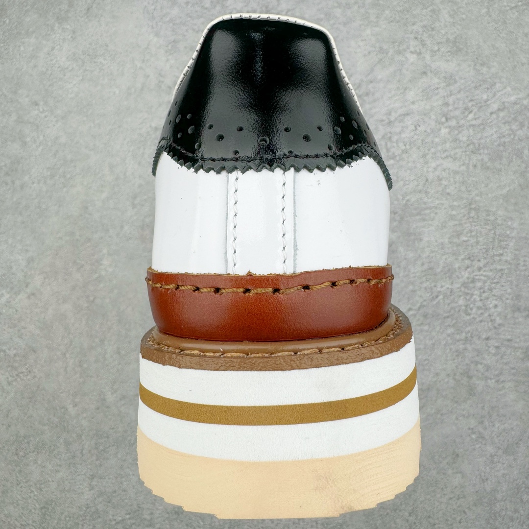 图片[8]-＃HP纯原 Clot x AD Original Superstar 联名圆头舒适耐磨低帮贝壳头板鞋 白棕 货号：IH3132 原鞋原档案开发 同源ZP原材 采用头层原厂平面油皮+牛皮围条 精工针车 全网独家正确私模 组合原装大底 三层组合 全新RB锯齿鞋底+高弹EVA+头层牛皮沿条 配件鞋盒同步原厂 全部遵循公司原鞋打造 2023年10月，香港潮牌Clot在纪念20周年2024年春夏时装秀推出将与Adidas再一次合作，这也是联合创始人陈冠希和Adidas在首次合作十多年后再次联手。全新合作特别之处CLOT对标志性的Adidas Superstar系列鞋款进行独特诠释。定于2024年2月23日推出Clot x Superstar “Cloud White”以云白色、核心黑色和水晶沙的时尚色调组合，采用预科生风格，配有白色皮革鞋身，饰有透气孔以增强透气性，并辅以标志性的贝壳鞋头，其他细节包括侧面的黑色三条纹、联名鞋舌标签和鞋跟标签，而且这款运动鞋采用堆叠式白色和棕褐色中底，为经典巨星增添了独特的风格，最后以奶油色凹槽橡胶外底，确保耐用性和牵引力。这个设计毫不费力地将传统与创新结合在一起。尺码：36 36.5 37.5 38 38.5 39 40 40.5 41 42 42.5 43 44 44.5 45 46-选品中心