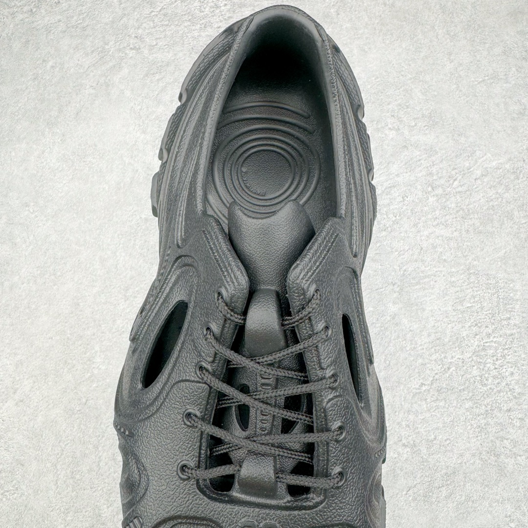 图片[5]-BALENCIAGA Mold Rubber Slide Sandals 巴黎世家系列露趾涉水百搭潮流休闲运动套穿拖鞋 橡胶材质 鞋表带上印有Balenciaga 品牌标识 后帮凹印BB标识 压模鞋底和鞋面 中国制造 用软布擦拭 材质：95%（注塑）EVA塑料、5% 泡沫塑料 尺码：36 37 38 39 40 41 42 43 44 45 46-选品中心