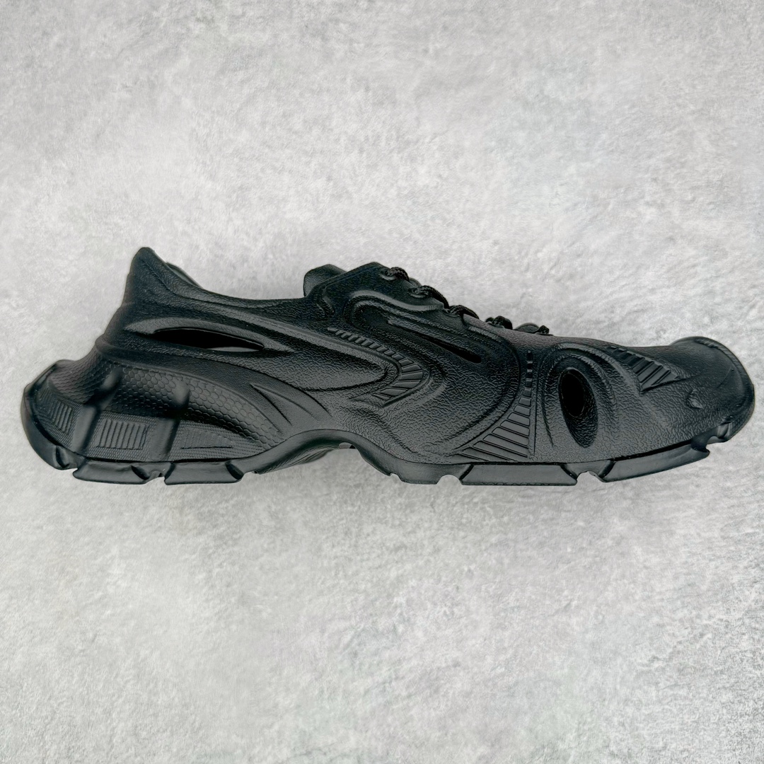 BALENCIAGA Mold Rubber Slide Sandals 巴黎世家系列露趾涉水百搭潮流休闲运动套穿拖鞋 橡胶材质 鞋表带上印有Balenciaga 品牌标识 后帮凹印BB标识 压模鞋底和鞋面 中国制造 用软布擦拭 材质:95%(注塑)EVA塑料、5% 泡沫塑料 尺码:36 37 38 39 40 41 42 43 44 45 46-选品中心