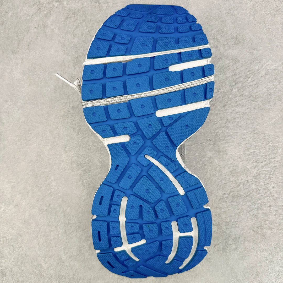 图片[9]-＃OG纯原 BALENCIAGA 3XL Sneakers 巴黎世家十代网布系带低帮走秀复古老爹鞋 黑色闪钻 全套原纸板楦头开发 最原汁原味的灵魂版型 全鞋荧光划线卡点 胶水把控整洁度追求极致完美 每一双都是工艺品 多重QC质检 超越公司货的品控标准 实实在在的免检产品 原盒原配 正确字体电绣 粗细、位置、大小正确 侧边TPU 透气孔匹配意产原版 正确分离大底 TPU软底 原版一致大底LOGO 立体感十足 原厂皮料水洗做旧 采购原厂网纱 不含皮革 网布材料和聚氨酯 磨损效果 鞋头边缘和后帮 Balenciaga 徽标 鞋面和后跟凸印尺码 鞋舌 3XL 橡胶品牌标识和反光细节 鞋帮拉袢和鞋舌拉祥 配反光细节 备用鞋带在鞋履前侧 可在穿着前取下 便于不同造型搭配 正常尺码 尺码：35 36 37 38 39 40 41 42 43 44 45 46-选品中心