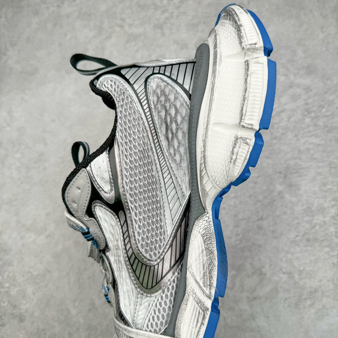 图片[7]-＃OG纯原 BALENCIAGA 3XL Sneakers 巴黎世家十代网布系带低帮走秀复古老爹鞋 黑色闪钻 全套原纸板楦头开发 最原汁原味的灵魂版型 全鞋荧光划线卡点 胶水把控整洁度追求极致完美 每一双都是工艺品 多重QC质检 超越公司货的品控标准 实实在在的免检产品 原盒原配 正确字体电绣 粗细、位置、大小正确 侧边TPU 透气孔匹配意产原版 正确分离大底 TPU软底 原版一致大底LOGO 立体感十足 原厂皮料水洗做旧 采购原厂网纱 不含皮革 网布材料和聚氨酯 磨损效果 鞋头边缘和后帮 Balenciaga 徽标 鞋面和后跟凸印尺码 鞋舌 3XL 橡胶品牌标识和反光细节 鞋帮拉袢和鞋舌拉祥 配反光细节 备用鞋带在鞋履前侧 可在穿着前取下 便于不同造型搭配 正常尺码 尺码：35 36 37 38 39 40 41 42 43 44 45 46-选品中心