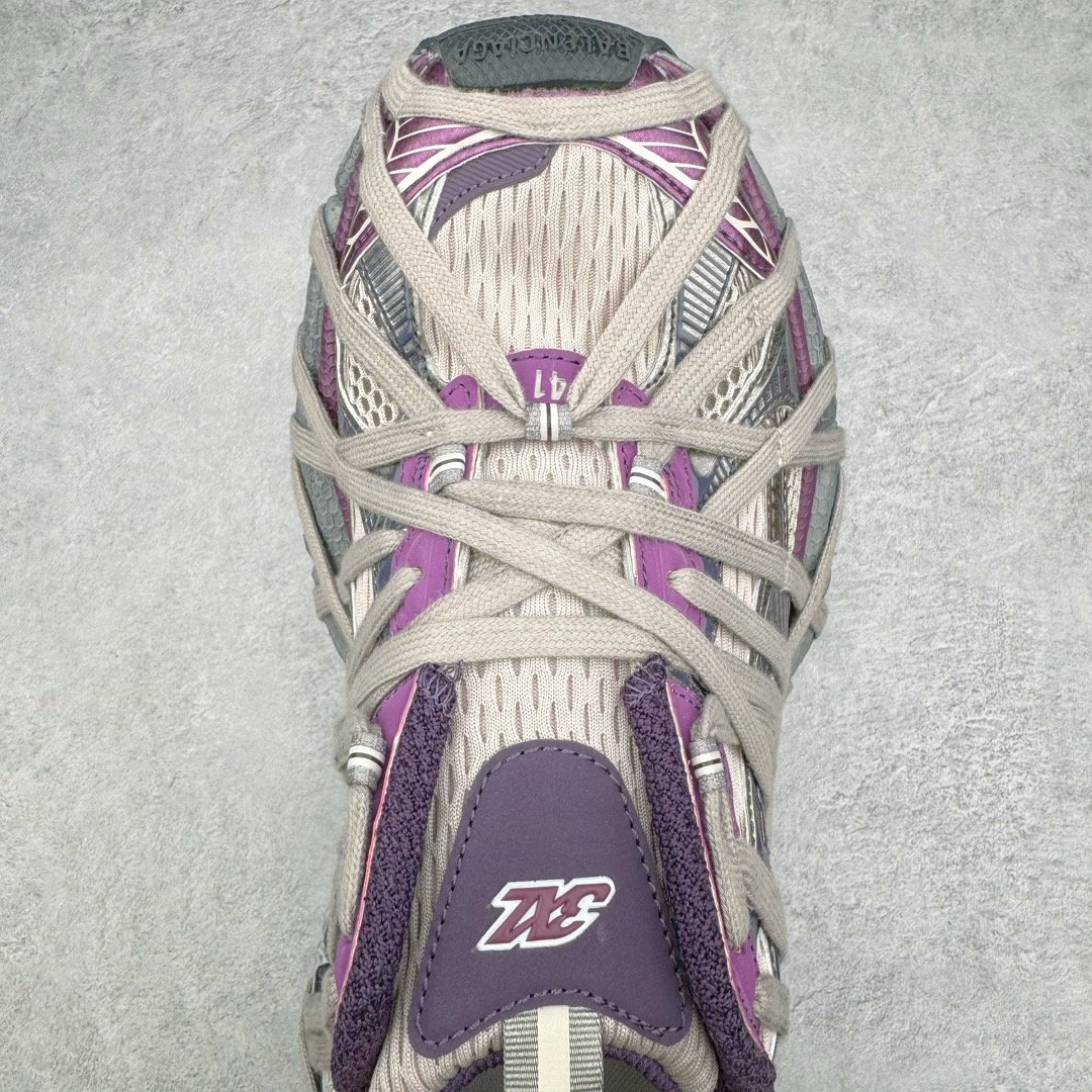 图片[4]-＃纯原 BALENCIAGA 3XL Sneakers 巴黎世家十代网布系带低帮走秀复古老爹鞋 全套原纸板楦头开发 最原汁原味的灵魂版型 全鞋荧光划线卡点 胶水把控整洁度追求极致完美 每一双都是工艺品 多重QC质检 超越公司货的品控标准 实实在在的免检产品 原盒原配 正确字体电绣 粗细、位置、大小正确 侧边TPU 透气孔匹配意产原版 正确分离大底 TPU软底 原版一致大底LOGO 立体感十足 原厂皮料水洗做旧 采购原厂网纱 不含皮革 网布材料和聚氨酯 磨损效果 鞋头边缘和后帮 Balenciaga 徽标 鞋面和后跟凸印尺码 鞋舌 3XL 橡胶品牌标识和反光细节 鞋帮拉袢和鞋舌拉祥 配反光细节 备用鞋带在鞋履前侧 可在穿着前取下 便于不同造型搭配 偏大一码 尺码：35 36 37 38 39 40 41 42 43 44 45 46-选品中心