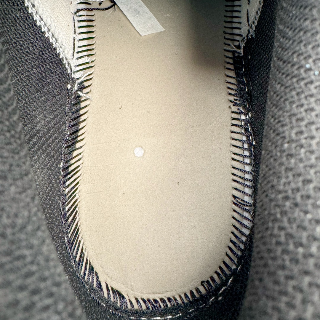 图片[11]-＃DT纯原 Air Jordan AJ1 Low 低帮 白黑绿 553558-131 终端优势供应 市面中低帮最具代表性版本没有之一 口碑大厂出品 品控大底版型不断改良更新 全套原纸板楦头开发 确保原汁原味 完美呈现版型 完美零毛边处理 原厂内置全掌气垫 价格定位良心 平台专用代工流水线出品 一眼公司既视感 拿到手的一瞬间就与众不同 碾压市面所有版本 全部原鞋开发 每一个配色都会采购原鞋确认细节 打破市面看图做货无好货之说 尺码：40 40.5 41 42 42.5 43 44 44.5 45 46-选品中心