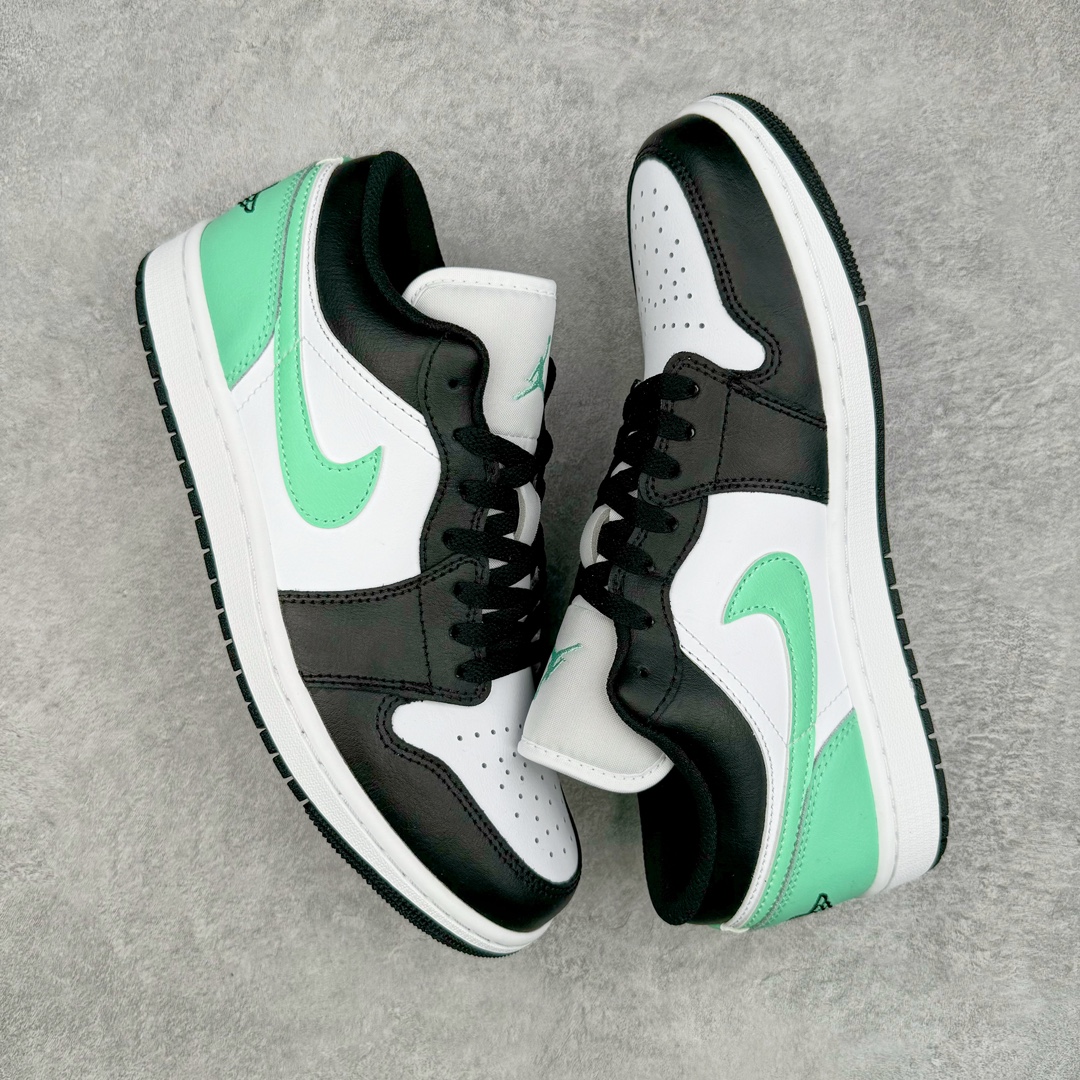 图片[3]-＃DT纯原 Air Jordan AJ1 Low 低帮 白黑绿 553558-131 终端优势供应 市面中低帮最具代表性版本没有之一 口碑大厂出品 品控大底版型不断改良更新 全套原纸板楦头开发 确保原汁原味 完美呈现版型 完美零毛边处理 原厂内置全掌气垫 价格定位良心 平台专用代工流水线出品 一眼公司既视感 拿到手的一瞬间就与众不同 碾压市面所有版本 全部原鞋开发 每一个配色都会采购原鞋确认细节 打破市面看图做货无好货之说 尺码：40 40.5 41 42 42.5 43 44 44.5 45 46-选品中心