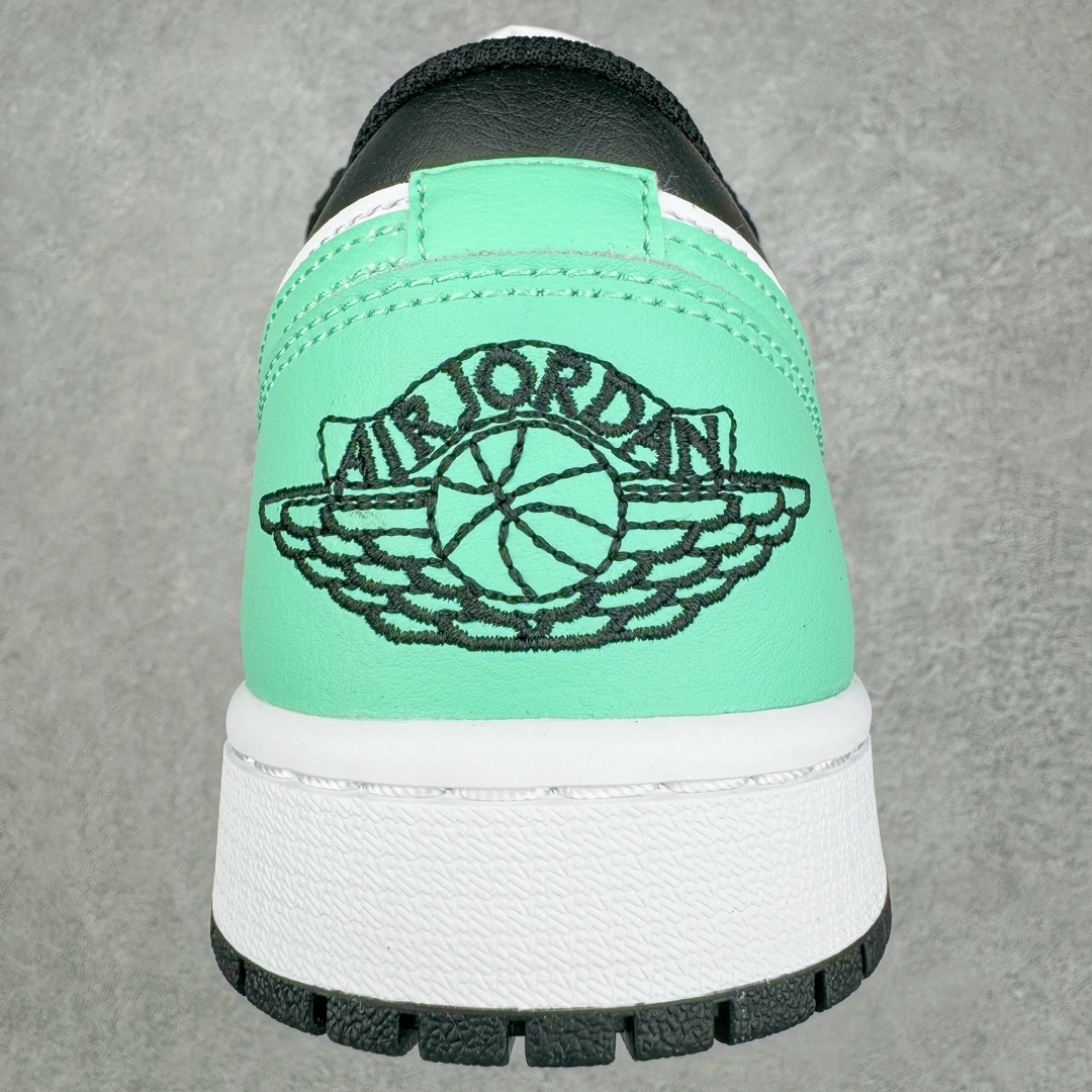 图片[8]-＃DT纯原 Air Jordan AJ1 Low 低帮 白黑绿 553558-131 终端优势供应 市面中低帮最具代表性版本没有之一 口碑大厂出品 品控大底版型不断改良更新 全套原纸板楦头开发 确保原汁原味 完美呈现版型 完美零毛边处理 原厂内置全掌气垫 价格定位良心 平台专用代工流水线出品 一眼公司既视感 拿到手的一瞬间就与众不同 碾压市面所有版本 全部原鞋开发 每一个配色都会采购原鞋确认细节 打破市面看图做货无好货之说 尺码：40 40.5 41 42 42.5 43 44 44.5 45 46-选品中心