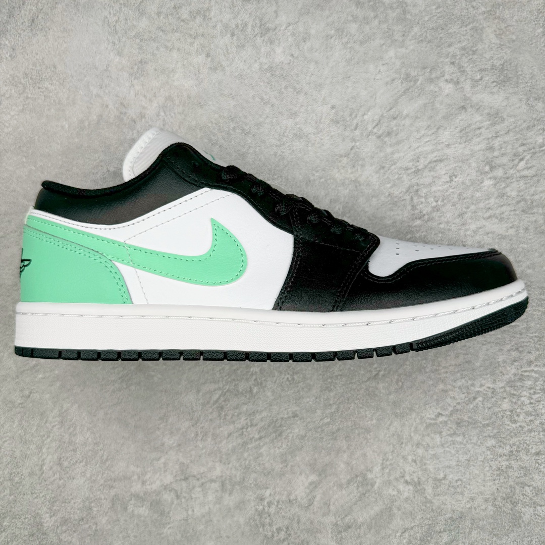 ＃DT纯原 Air Jordan AJ1 Low 低帮 白黑绿 553558-131 终端优势供应 市面中低帮最具代表性版本没有之一 口碑大厂出品 品控大底版型不断改良更新 全套原纸板楦头开发 确保原汁原味 完美呈现版型 完美零毛边处理 原厂内置全掌气垫 价格定位良心 平台专用代工流水线出品 一眼公司既视感 拿到手的一瞬间就与众不同 碾压市面所有版本 全部原鞋开发 每一个配色都会采购原鞋确认细节 打破市面看图做货无好货之说 尺码：40 40.5 41 42 42.5 43 44 44.5 45 46-选品中心