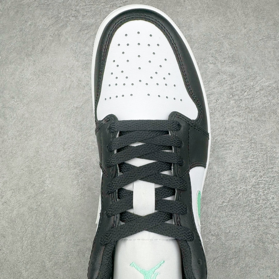 图片[4]-＃DT纯原 Air Jordan AJ1 Low 低帮 白黑绿 553558-131 终端优势供应 市面中低帮最具代表性版本没有之一 口碑大厂出品 品控大底版型不断改良更新 全套原纸板楦头开发 确保原汁原味 完美呈现版型 完美零毛边处理 原厂内置全掌气垫 价格定位良心 平台专用代工流水线出品 一眼公司既视感 拿到手的一瞬间就与众不同 碾压市面所有版本 全部原鞋开发 每一个配色都会采购原鞋确认细节 打破市面看图做货无好货之说 尺码：40 40.5 41 42 42.5 43 44 44.5 45 46-选品中心