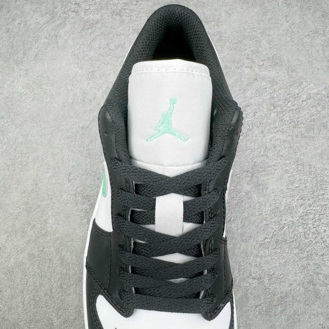图片[5]-＃DT纯原 Air Jordan AJ1 Low 低帮 白黑绿 553558-131 终端优势供应 市面中低帮最具代表性版本没有之一 口碑大厂出品 品控大底版型不断改良更新 全套原纸板楦头开发 确保原汁原味 完美呈现版型 完美零毛边处理 原厂内置全掌气垫 价格定位良心 平台专用代工流水线出品 一眼公司既视感 拿到手的一瞬间就与众不同 碾压市面所有版本 全部原鞋开发 每一个配色都会采购原鞋确认细节 打破市面看图做货无好货之说 尺码：40 40.5 41 42 42.5 43 44 44.5 45 46-选品中心