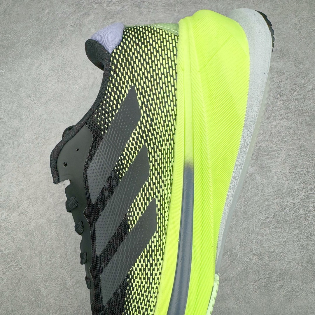 图片[7]-AD Supernova Rise 阿迪全新休闲轻跑鞋 款鞋采用了Dreamstrike+ 中底，将缓冲材质与柔软的织物相结合，以最大限度地减少刺激性摩擦和慢跑后水泡的可能性。在美学方面，Supernova Rise 从自然和生物中汲取灵感，如深色底色和半绿色细节。货号：IG5844 尺码：40 40.5 41 42 42.5 43 44 44.5 45-选品中心