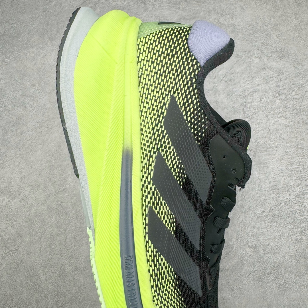 图片[6]-AD Supernova Rise 阿迪全新休闲轻跑鞋 款鞋采用了Dreamstrike+ 中底，将缓冲材质与柔软的织物相结合，以最大限度地减少刺激性摩擦和慢跑后水泡的可能性。在美学方面，Supernova Rise 从自然和生物中汲取灵感，如深色底色和半绿色细节。货号：IG5844 尺码：40 40.5 41 42 42.5 43 44 44.5 45-选品中心