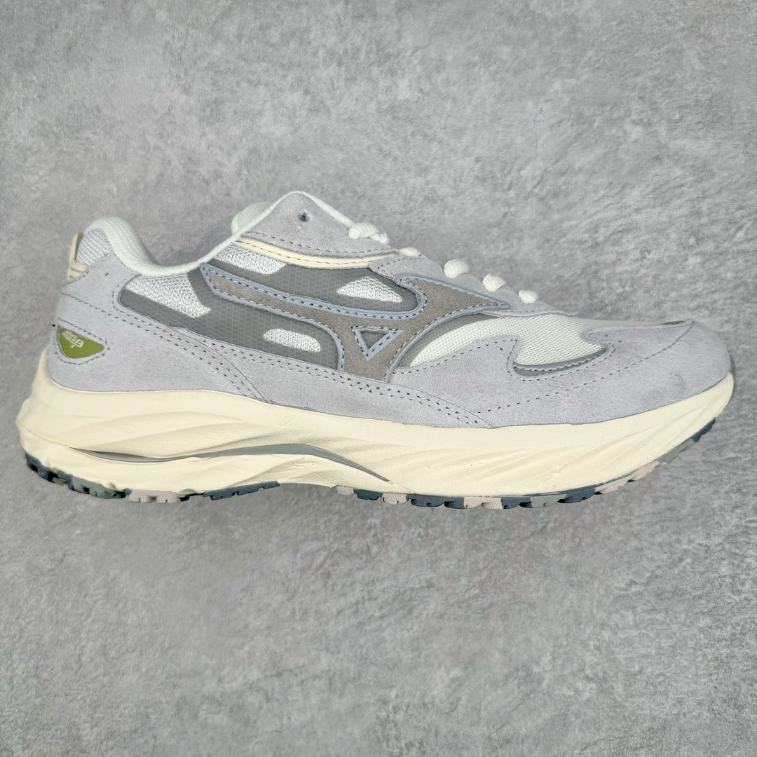 图片[2]-Mizuno 美津浓 Wave Rider Beta 复古时尚休闲舒适减震运动跑步鞋 美津浓WAVE机械缓震 可以说是机械缓震跑鞋科技的翘楚 有着非凡的适应性，有着充分而持久的缓震能力和轻量化设计，是一双可以陪伴我们日常训练甚至是半马比赛的跑鞋，无论是“跑步初哥”还是“精英老鸟”，只要不是比较夸张的大体重人群，都可以穿着WAVE RIDER 来跑步。如果你不知道跑步穿什么鞋，不知道给别人推荐什么鞋，那么选“美津浓 WAVE RIDER”总是没错的 尺码：36 36.5 37.5 38 38.5 39 40 40.5 41 42 42.5 43 44 44.5 45-选品中心