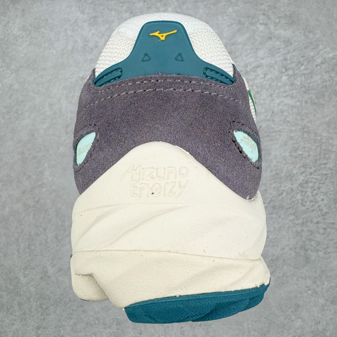 图片[8]-Mizuno 美津浓 Wave Rider Beta 复古时尚休闲舒适减震运动跑步鞋 美津浓WAVE机械缓震 可以说是机械缓震跑鞋科技的翘楚 有着非凡的适应性，有着充分而持久的缓震能力和轻量化设计，是一双可以陪伴我们日常训练甚至是半马比赛的跑鞋，无论是“跑步初哥”还是“精英老鸟”，只要不是比较夸张的大体重人群，都可以穿着WAVE RIDER 来跑步。如果你不知道跑步穿什么鞋，不知道给别人推荐什么鞋，那么选“美津浓 WAVE RIDER”总是没错的 尺码：36 36.5 37.5 38 38.5 39 40 40.5 41 42 42.5 43 44 44.5 45-选品中心