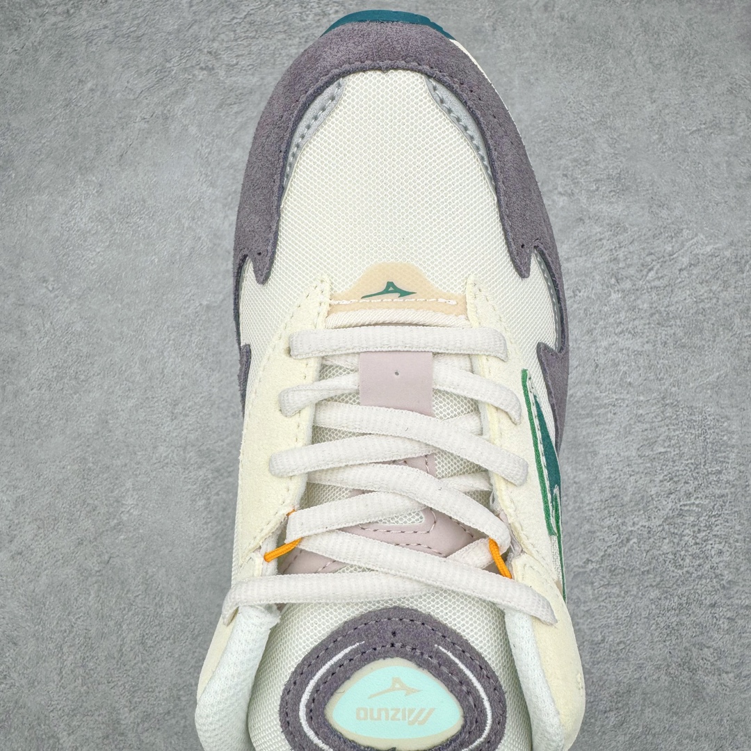 图片[4]-Mizuno 美津浓 Wave Rider Beta 复古时尚休闲舒适减震运动跑步鞋 美津浓WAVE机械缓震 可以说是机械缓震跑鞋科技的翘楚 有着非凡的适应性，有着充分而持久的缓震能力和轻量化设计，是一双可以陪伴我们日常训练甚至是半马比赛的跑鞋，无论是“跑步初哥”还是“精英老鸟”，只要不是比较夸张的大体重人群，都可以穿着WAVE RIDER 来跑步。如果你不知道跑步穿什么鞋，不知道给别人推荐什么鞋，那么选“美津浓 WAVE RIDER”总是没错的 尺码：36 36.5 37.5 38 38.5 39 40 40.5 41 42 42.5 43 44 44.5 45-选品中心