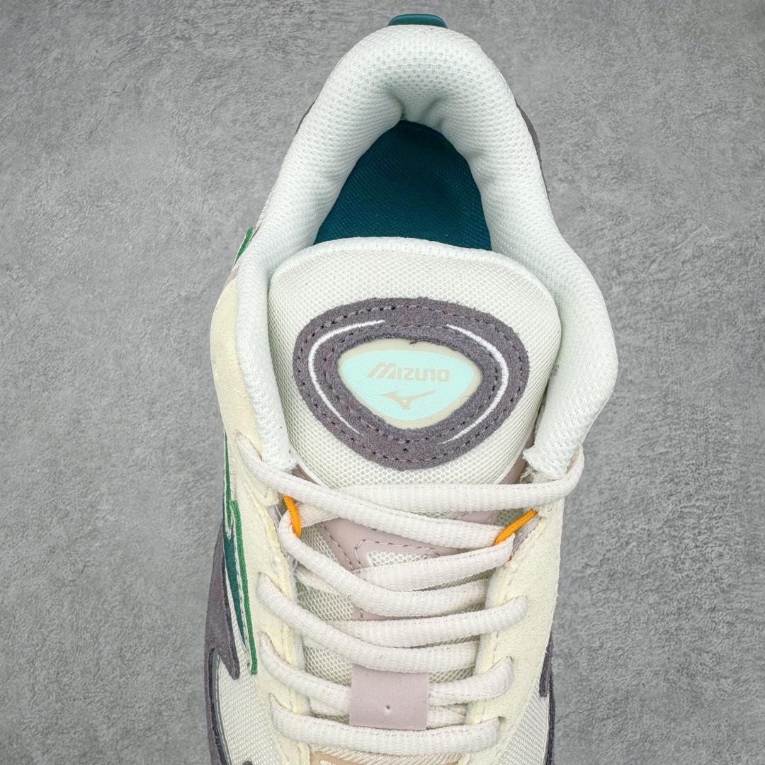 图片[5]-Mizuno 美津浓 Wave Rider Beta 复古时尚休闲舒适减震运动跑步鞋 美津浓WAVE机械缓震 可以说是机械缓震跑鞋科技的翘楚 有着非凡的适应性，有着充分而持久的缓震能力和轻量化设计，是一双可以陪伴我们日常训练甚至是半马比赛的跑鞋，无论是“跑步初哥”还是“精英老鸟”，只要不是比较夸张的大体重人群，都可以穿着WAVE RIDER 来跑步。如果你不知道跑步穿什么鞋，不知道给别人推荐什么鞋，那么选“美津浓 WAVE RIDER”总是没错的 尺码：36 36.5 37.5 38 38.5 39 40 40.5 41 42 42.5 43 44 44.5 45-选品中心