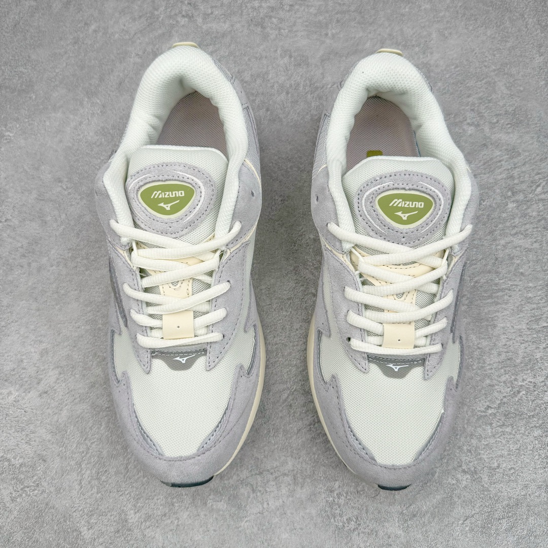 图片[2]-Mizuno 美津浓 Wave Rider Beta 复古时尚休闲舒适减震运动跑步鞋 美津浓WAVE机械缓震 可以说是机械缓震跑鞋科技的翘楚 有着非凡的适应性，有着充分而持久的缓震能力和轻量化设计，是一双可以陪伴我们日常训练甚至是半马比赛的跑鞋，无论是“跑步初哥”还是“精英老鸟”，只要不是比较夸张的大体重人群，都可以穿着WAVE RIDER 来跑步。如果你不知道跑步穿什么鞋，不知道给别人推荐什么鞋，那么选“美津浓 WAVE RIDER”总是没错的 尺码：36 36.5 37.5 38 38.5 39 40 40.5 41 42 42.5 43 44 44.5 45-选品中心