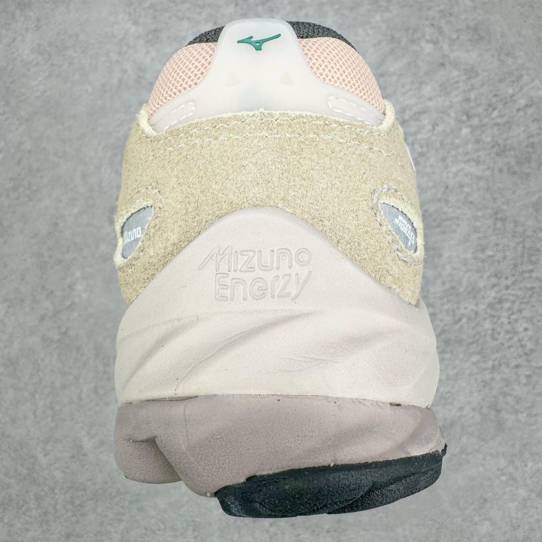 图片[8]-Mizuno 美津浓 Wave Rider Beta 复古时尚休闲舒适减震运动跑步鞋 美津浓WAVE机械缓震 可以说是机械缓震跑鞋科技的翘楚 有着非凡的适应性，有着充分而持久的缓震能力和轻量化设计，是一双可以陪伴我们日常训练甚至是半马比赛的跑鞋，无论是“跑步初哥”还是“精英老鸟”，只要不是比较夸张的大体重人群，都可以穿着WAVE RIDER 来跑步。如果你不知道跑步穿什么鞋，不知道给别人推荐什么鞋，那么选“美津浓 WAVE RIDER”总是没错的 尺码：36 36.5 37.5 38 38.5 39 40 40.5 41 42 42.5 43 44 44.5 45-选品中心