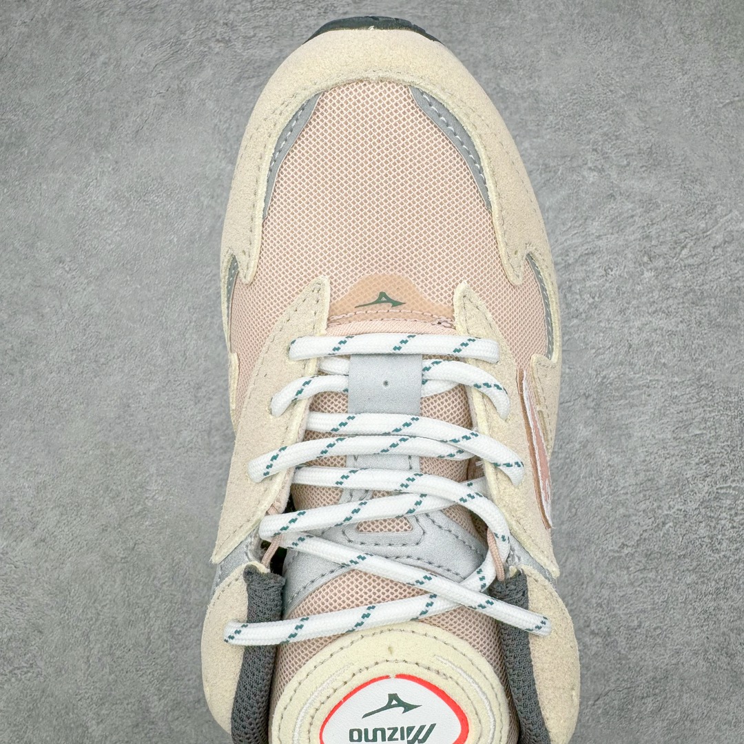 图片[4]-Mizuno 美津浓 Wave Rider Beta 复古时尚休闲舒适减震运动跑步鞋 美津浓WAVE机械缓震 可以说是机械缓震跑鞋科技的翘楚 有着非凡的适应性，有着充分而持久的缓震能力和轻量化设计，是一双可以陪伴我们日常训练甚至是半马比赛的跑鞋，无论是“跑步初哥”还是“精英老鸟”，只要不是比较夸张的大体重人群，都可以穿着WAVE RIDER 来跑步。如果你不知道跑步穿什么鞋，不知道给别人推荐什么鞋，那么选“美津浓 WAVE RIDER”总是没错的 尺码：36 36.5 37.5 38 38.5 39 40 40.5 41 42 42.5 43 44 44.5 45-选品中心