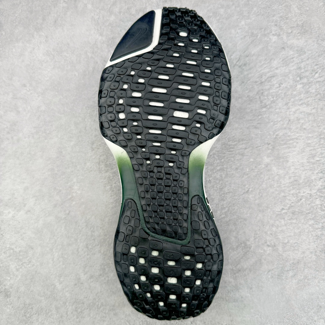 图片[9]-＃纯原 NK ZoomX Invincible Run Flyknit FK3 不可战胜3代系列轻量飞织低帮休闲运动慢跑鞋 FZ4018-100 此鞋专为短跑运动员而生 是为 5 至 10 公里距离的赛事和训练打造 整体设计采用流线型的轻质工程网眼材质构成鞋面 并与其他 Running 旗舰鞋款同样搭载全脚掌 ZoomX 缓冲中底 搭配 Pebax 物料与橡胶外底 ZoomX StreakFly 首发配色以Prototype呈现 其灵感是来自开发期间的磨损测试 透过编号的标记与内侧的预期跑步距离突出研发过程 尺码：36 36.5 37.5 38 38.5 39 40 40.5 41 42 42.5 43 44 44.5 45-选品中心