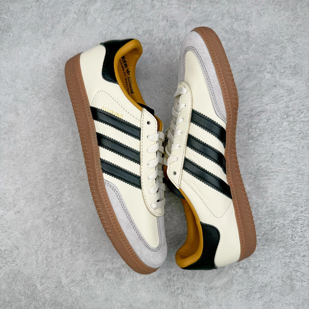 图片[3]-＃M纯原 JJJJound x AD Originals Samba Classic\\\”Studded Pack Black\\\”桑巴舞系列绅士德训足球风百搭低帮休闲运动板鞋 联名奶白灰黑 ID8708 原厂进口 \\\”Prime Asia\\\” 山羊皮 （纹理自然）原厂台湾进口短绒猪巴革 全套原厂纸板冲刀加持 独家原档案私模RB橡胶大底 含胶量硬度原鞋一致 正确拉帮鞋垫背胶 原厂标裁支持鉴定 高密度丽新布中底 内置环保海玻璃鞋垫 全鞋电脑针车零偏差 产品品控稳定性领先行业 原厂港宝加持定型后跟R度完美 近两年JJJJound这个名字在鞋圈迅速蹿红，关键是跟它联名的球鞋就没有好抢的。无论是 New Balance、ASICS 还是 Salomon，起步就是市价翻倍。最近，JJJJound x Originals联名鞋的登场日期终于确定。分别以黑色、小麦色为主调，除了配色以外，两双鞋的质感也有很大不同。作为合作企划里的金字招牌，JJJJound 善于利用自己的极简美学挖掘品牌的全新风貌，本次 JJJJound 携手 Originals 选用大热鞋款 Samba 为蓝本，将鞋款的街头气质无痕转变为「静奢风」。鞋款肉眼可见的被赋予了难得的质感，黑白两色都采用了黄色优质皮革内衬以呼应生胶大底，取消了鞋舌的 Logo 转而采用压纹处理使得鞋款整体氛围更加静谧、奢华。同时为了彰显本次合作鞋款的身份，双方合作标识和 JJJJound Logo 被分别印在鞋口内侧和鞋垫上。尺码：35.5 36 36.5 37.5 38 38.5 39 40 40.5 41 42 42.5 43 44 44.5 45 46-选品中心
