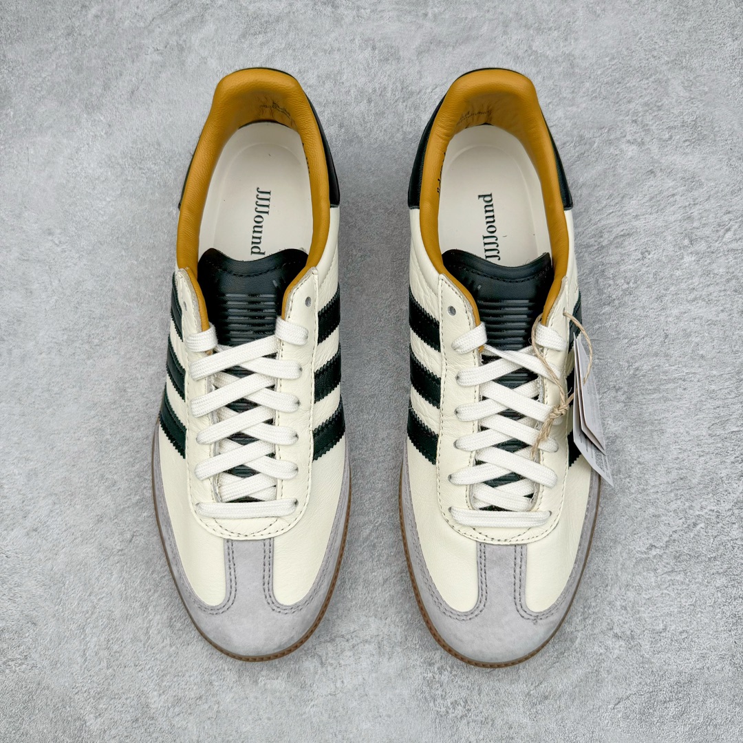 图片[2]-＃M纯原 JJJJound x AD Originals Samba Classic\\\”Studded Pack Black\\\”桑巴舞系列绅士德训足球风百搭低帮休闲运动板鞋 联名奶白灰黑 ID8708 原厂进口 \\\”Prime Asia\\\” 山羊皮 （纹理自然）原厂台湾进口短绒猪巴革 全套原厂纸板冲刀加持 独家原档案私模RB橡胶大底 含胶量硬度原鞋一致 正确拉帮鞋垫背胶 原厂标裁支持鉴定 高密度丽新布中底 内置环保海玻璃鞋垫 全鞋电脑针车零偏差 产品品控稳定性领先行业 原厂港宝加持定型后跟R度完美 近两年JJJJound这个名字在鞋圈迅速蹿红，关键是跟它联名的球鞋就没有好抢的。无论是 New Balance、ASICS 还是 Salomon，起步就是市价翻倍。最近，JJJJound x Originals联名鞋的登场日期终于确定。分别以黑色、小麦色为主调，除了配色以外，两双鞋的质感也有很大不同。作为合作企划里的金字招牌，JJJJound 善于利用自己的极简美学挖掘品牌的全新风貌，本次 JJJJound 携手 Originals 选用大热鞋款 Samba 为蓝本，将鞋款的街头气质无痕转变为「静奢风」。鞋款肉眼可见的被赋予了难得的质感，黑白两色都采用了黄色优质皮革内衬以呼应生胶大底，取消了鞋舌的 Logo 转而采用压纹处理使得鞋款整体氛围更加静谧、奢华。同时为了彰显本次合作鞋款的身份，双方合作标识和 JJJJound Logo 被分别印在鞋口内侧和鞋垫上。尺码：35.5 36 36.5 37.5 38 38.5 39 40 40.5 41 42 42.5 43 44 44.5 45 46-选品中心