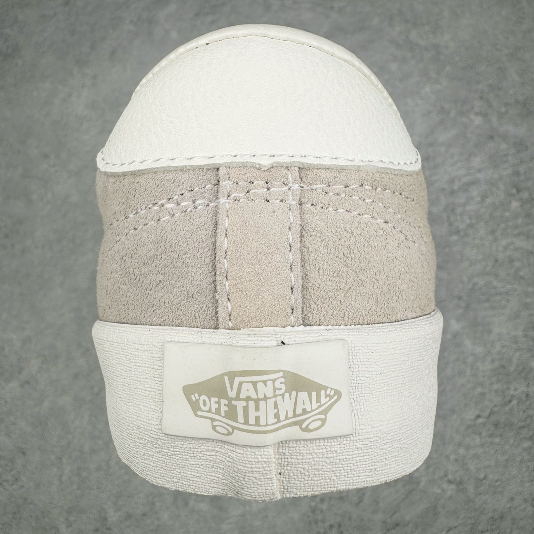 图片[8]-Vans范斯 Premium 高阶支线Sport 73 经典黑白麂皮男女款情侣板鞋休闲帆布鞋 Vans T字头🔥德训鞋来了‼️该支线继承了Vault OG与安纳海姆复古的气质，并加入了可拆卸的鞋垫。鞋身以高档麂皮打造，小巧的T字鞋头拼接设计。搭配梭织唛“OFF THE WALL”鞋舌标也让它显得与众不同 同时米白大底包边和FLYING-V 字侧边条 使经典的复古风格让人眼前一亮。尺码：35 36 36.5 37 38 38.5 39 40 40.5 41 42 42.5 43 44-选品中心