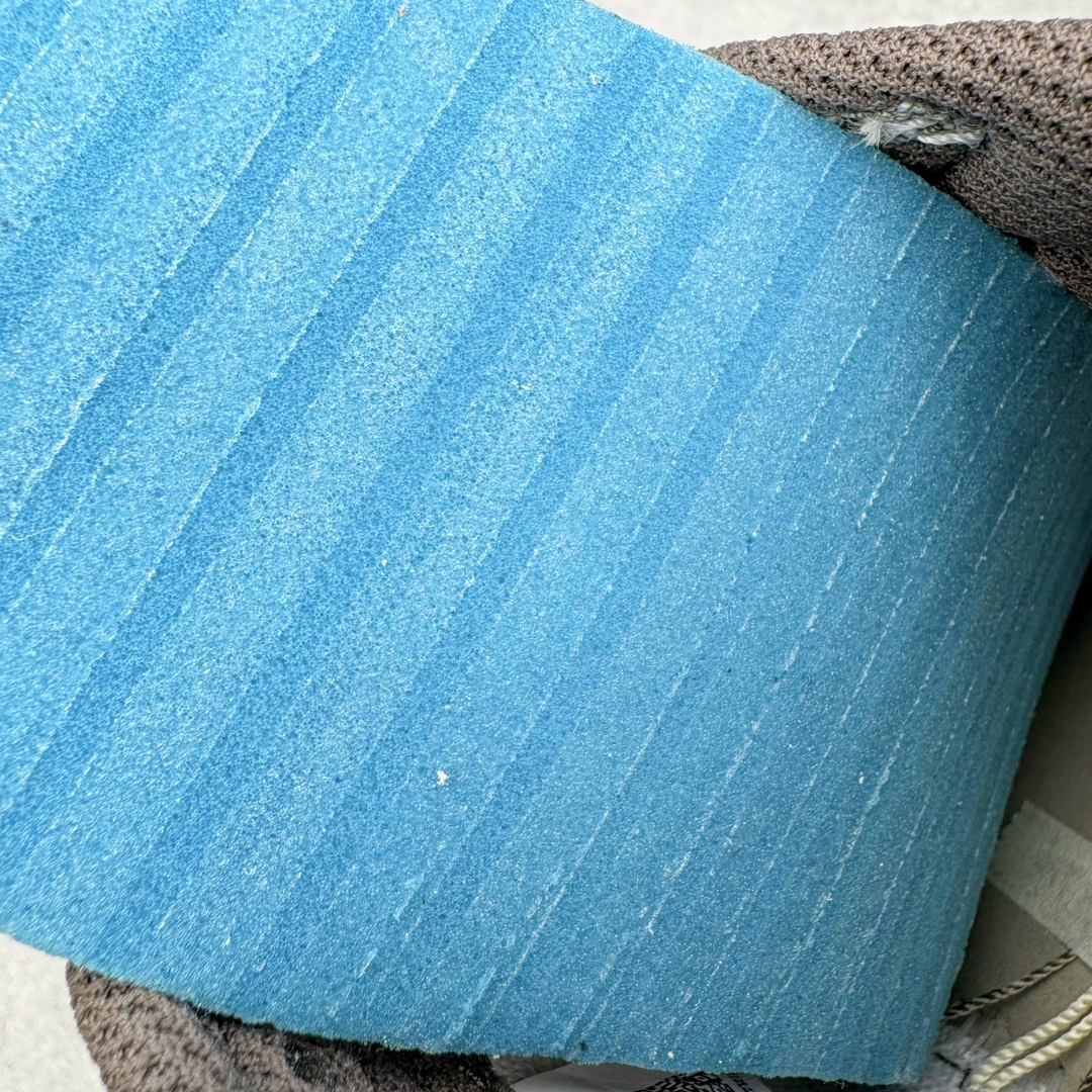 图片[11]-＃FK纯原 Travis Scott x Air Jordan AJ1 Low OG SP TS联名倒钩3.0低帮 白棕色 DM7866-162 外贸高端零售特供批次 产品品控稳定性领先行业 各方面均可对飙L版 良心定价不杀猪 原厂全套原楦原纸板冲刀磨具开发 原厂皮料加持 原厂港宝加持定型后跟R度完美 同源原厂电绣 鬼脸飞翼针数密度立体效果一致 百分百一致原鞋 原厂拉帮工艺 针距密度一致 后跟弧度收口自然不对折 极致一眼正品既视感 进口玻璃冲刀皮料裁剪零毛边 全鞋电脑针车工艺 品控清洁度最高QC检验标准 免检产品 原厂订购鞋盒、鞋标、防尘纸、鞋撑、鞋带 追求极致的原厂味道 尺码：36 36.5 37.5 38 38.5 39 40 40.5 41 42 42.5 43 44 44.5 45 46 47.5 48.5-选品中心