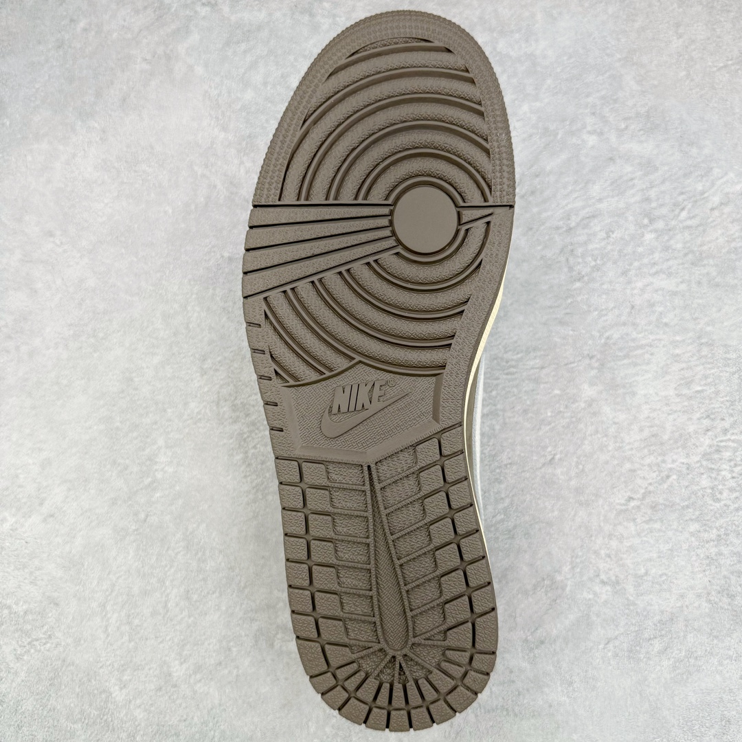 图片[9]-＃FK纯原 Travis Scott x Air Jordan AJ1 Low OG SP TS联名倒钩3.0低帮 白棕色 DM7866-162 外贸高端零售特供批次 产品品控稳定性领先行业 各方面均可对飙L版 良心定价不杀猪 原厂全套原楦原纸板冲刀磨具开发 原厂皮料加持 原厂港宝加持定型后跟R度完美 同源原厂电绣 鬼脸飞翼针数密度立体效果一致 百分百一致原鞋 原厂拉帮工艺 针距密度一致 后跟弧度收口自然不对折 极致一眼正品既视感 进口玻璃冲刀皮料裁剪零毛边 全鞋电脑针车工艺 品控清洁度最高QC检验标准 免检产品 原厂订购鞋盒、鞋标、防尘纸、鞋撑、鞋带 追求极致的原厂味道 尺码：36 36.5 37.5 38 38.5 39 40 40.5 41 42 42.5 43 44 44.5 45 46 47.5 48.5-选品中心