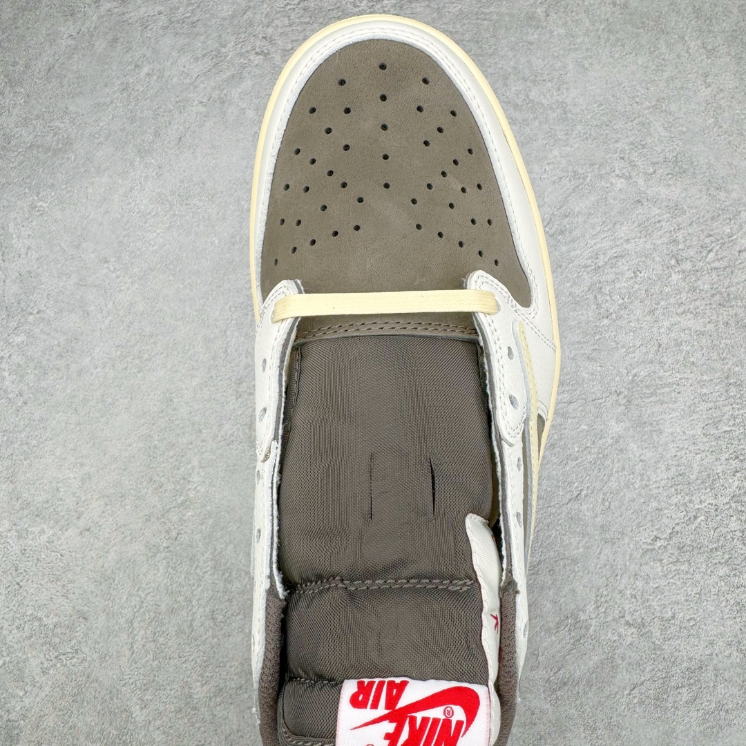 图片[4]-＃FK纯原 Travis Scott x Air Jordan AJ1 Low OG SP TS联名倒钩3.0低帮 白棕色 DM7866-162 外贸高端零售特供批次 产品品控稳定性领先行业 各方面均可对飙L版 良心定价不杀猪 原厂全套原楦原纸板冲刀磨具开发 原厂皮料加持 原厂港宝加持定型后跟R度完美 同源原厂电绣 鬼脸飞翼针数密度立体效果一致 百分百一致原鞋 原厂拉帮工艺 针距密度一致 后跟弧度收口自然不对折 极致一眼正品既视感 进口玻璃冲刀皮料裁剪零毛边 全鞋电脑针车工艺 品控清洁度最高QC检验标准 免检产品 原厂订购鞋盒、鞋标、防尘纸、鞋撑、鞋带 追求极致的原厂味道 尺码：36 36.5 37.5 38 38.5 39 40 40.5 41 42 42.5 43 44 44.5 45 46 47.5 48.5-选品中心