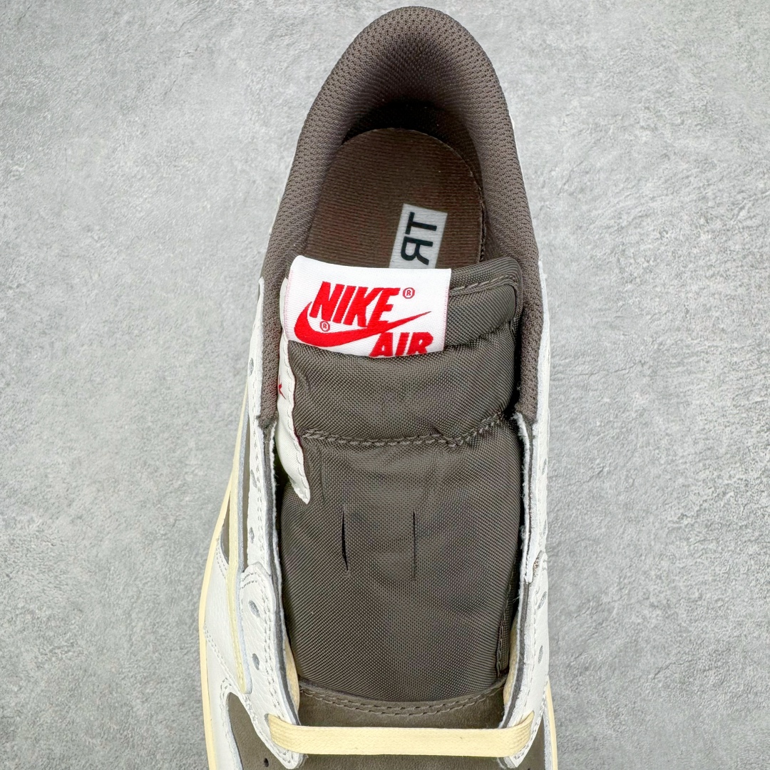 图片[5]-＃FK纯原 Travis Scott x Air Jordan AJ1 Low OG SP TS联名倒钩3.0低帮 白棕色 DM7866-162 外贸高端零售特供批次 产品品控稳定性领先行业 各方面均可对飙L版 良心定价不杀猪 原厂全套原楦原纸板冲刀磨具开发 原厂皮料加持 原厂港宝加持定型后跟R度完美 同源原厂电绣 鬼脸飞翼针数密度立体效果一致 百分百一致原鞋 原厂拉帮工艺 针距密度一致 后跟弧度收口自然不对折 极致一眼正品既视感 进口玻璃冲刀皮料裁剪零毛边 全鞋电脑针车工艺 品控清洁度最高QC检验标准 免检产品 原厂订购鞋盒、鞋标、防尘纸、鞋撑、鞋带 追求极致的原厂味道 尺码：36 36.5 37.5 38 38.5 39 40 40.5 41 42 42.5 43 44 44.5 45 46 47.5 48.5-选品中心