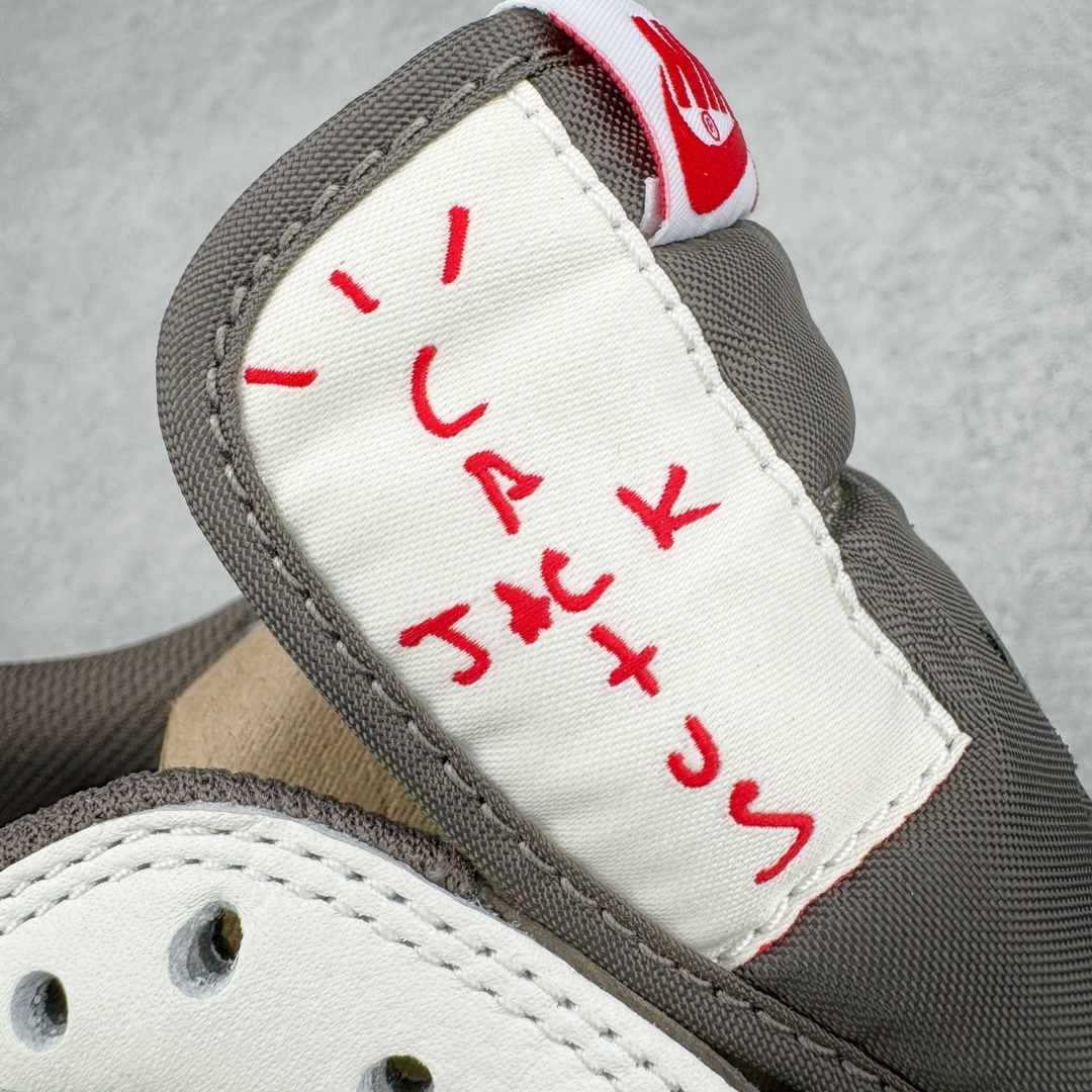 图片[13]-＃FK纯原 Travis Scott x Air Jordan AJ1 Low OG SP TS联名倒钩3.0低帮 白棕色 DM7866-162 外贸高端零售特供批次 产品品控稳定性领先行业 各方面均可对飙L版 良心定价不杀猪 原厂全套原楦原纸板冲刀磨具开发 原厂皮料加持 原厂港宝加持定型后跟R度完美 同源原厂电绣 鬼脸飞翼针数密度立体效果一致 百分百一致原鞋 原厂拉帮工艺 针距密度一致 后跟弧度收口自然不对折 极致一眼正品既视感 进口玻璃冲刀皮料裁剪零毛边 全鞋电脑针车工艺 品控清洁度最高QC检验标准 免检产品 原厂订购鞋盒、鞋标、防尘纸、鞋撑、鞋带 追求极致的原厂味道 尺码：36 36.5 37.5 38 38.5 39 40 40.5 41 42 42.5 43 44 44.5 45 46 47.5 48.5-选品中心