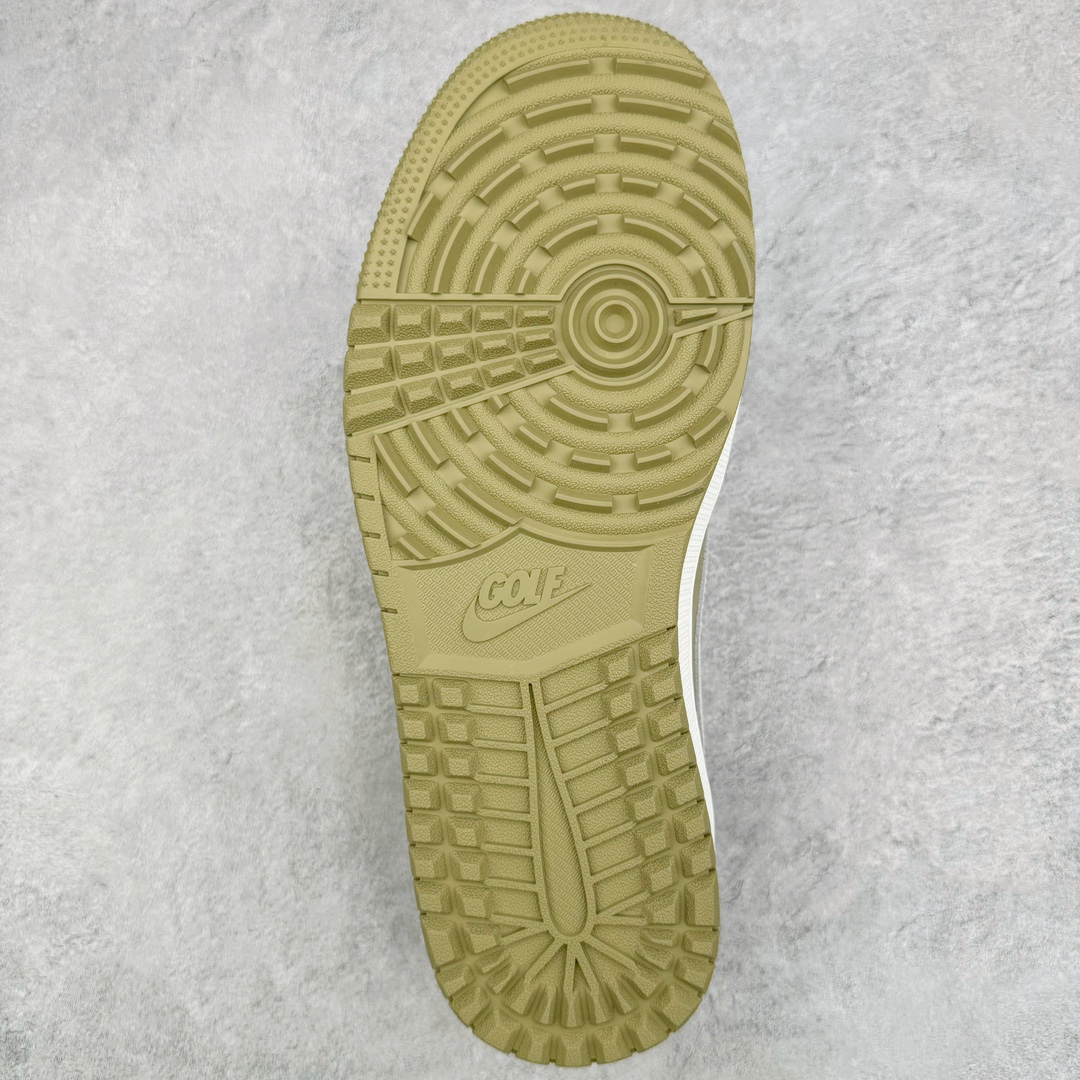 图片[9]-＃FK纯原 Travis Scott x Air Jordan AJ1 Low Golf \\\”Olive\\\” TS联名倒钩6.0高尔夫低帮 橄榄绿 FZ3124-200 外贸高端零售特供批次 产品品控稳定性领先行业 各方面均可对飙L版 良心定价不杀猪 原厂全套原楦原纸板冲刀磨具开发 原厂皮料加持 原厂港宝加持定型后跟R度完美 同源原厂电绣 鬼脸飞翼针数密度立体效果一致 百分百一致原鞋 原厂拉帮工艺 针距密度一致 后跟弧度收口自然不对折 极致一眼正品既视感 进口玻璃冲刀皮料裁剪零毛边 全鞋电脑针车工艺 品控清洁度最高QC检验标准 免检产品 原厂订购鞋盒、鞋标、防尘纸、鞋撑、鞋带 追求极致的原厂味道 尺码：36 36.5 37.5 38 38.5 39 40 40.5 41 42 42.5 43 44 44.5 45 46 47.5 48.5-选品中心