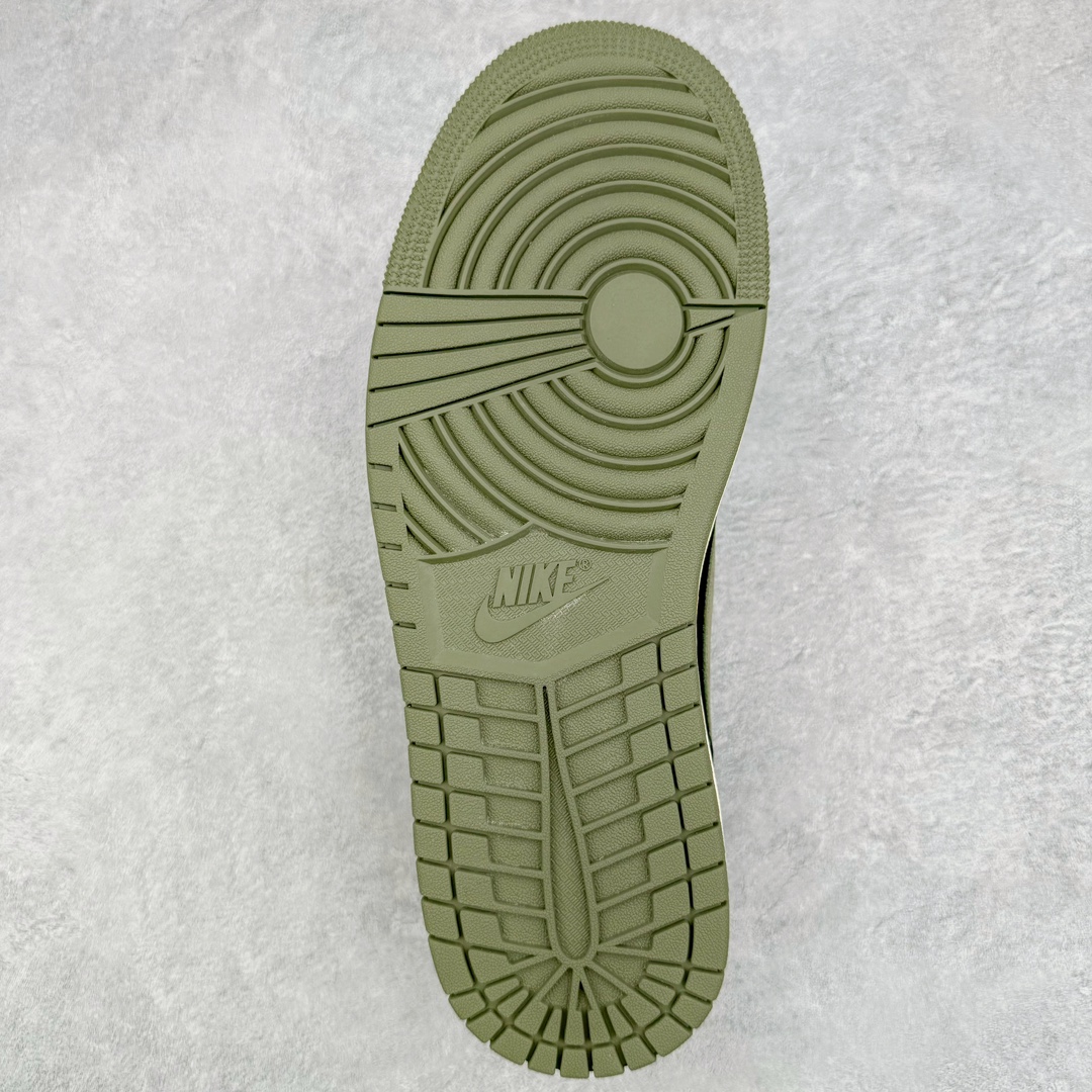 图片[9]-＃FK纯原 Travis Scott x Air Jordan AJ1 Low OG SP TS联名倒钩5.0低帮 白黑橄榄绿 DZ4137-106 外贸高端零售特供批次 产品品控稳定性领先行业 各方面均可对飙L版 良心定价不杀猪 原厂全套原楦原纸板冲刀磨具开发 原厂皮料加持 原厂港宝加持定型后跟R度完美 同源原厂电绣 鬼脸飞翼针数密度立体效果一致 百分百一致原鞋 原厂拉帮工艺 针距密度一致 后跟弧度收口自然不对折 极致一眼正品既视感 进口玻璃冲刀皮料裁剪零毛边 全鞋电脑针车工艺 品控清洁度最高QC检验标准 免检产品 原厂订购鞋盒、鞋标、防尘纸、鞋撑、鞋带 追求极致的原厂味道 尺码：36 36.5 37.5 38 38.5 39 40 40.5 41 42 42.5 43 44 44.5 45 46 47.5 48.5-选品中心