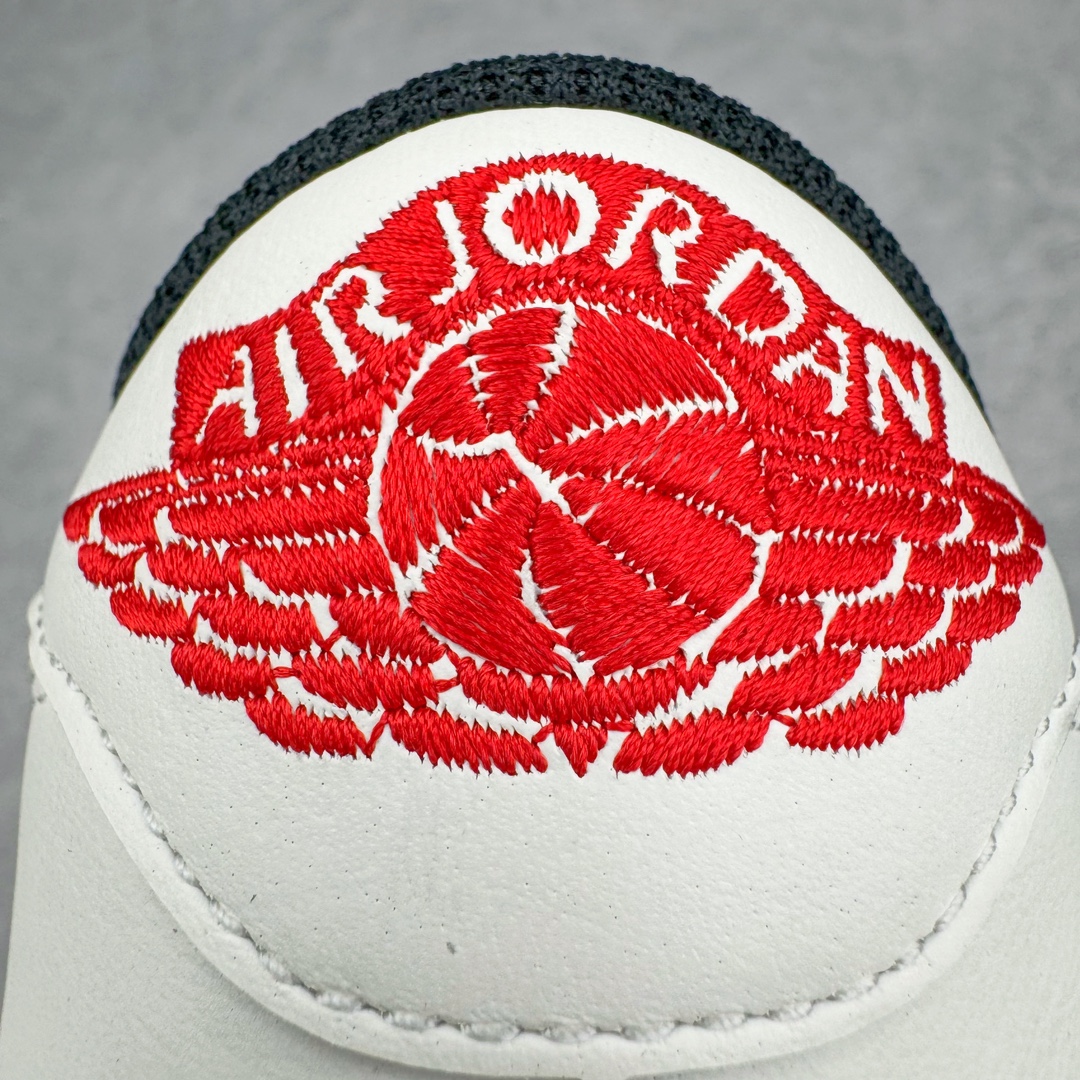 图片[10]-＃FK纯原 Travis Scott x Air Jordan AJ1 Low OG SP TS联名倒钩5.0低帮 白黑橄榄绿 DZ4137-106 外贸高端零售特供批次 产品品控稳定性领先行业 各方面均可对飙L版 良心定价不杀猪 原厂全套原楦原纸板冲刀磨具开发 原厂皮料加持 原厂港宝加持定型后跟R度完美 同源原厂电绣 鬼脸飞翼针数密度立体效果一致 百分百一致原鞋 原厂拉帮工艺 针距密度一致 后跟弧度收口自然不对折 极致一眼正品既视感 进口玻璃冲刀皮料裁剪零毛边 全鞋电脑针车工艺 品控清洁度最高QC检验标准 免检产品 原厂订购鞋盒、鞋标、防尘纸、鞋撑、鞋带 追求极致的原厂味道 尺码：36 36.5 37.5 38 38.5 39 40 40.5 41 42 42.5 43 44 44.5 45 46 47.5 48.5-选品中心