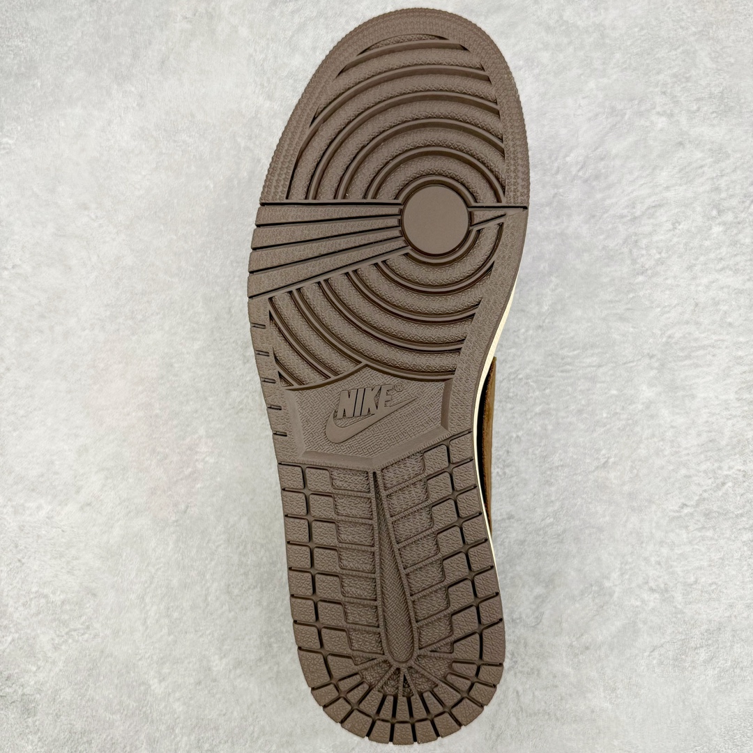 图片[9]-＃FK纯原 Travis Scott x Air Jordan AJ1 Low OG SP TS联名倒钩1.0低帮 深棕 CQ4277-001 外贸高端零售特供批次 产品品控稳定性领先行业 各方面均可对飙L版 良心定价不杀猪 原厂全套原楦原纸板冲刀磨具开发 原厂皮料加持 原厂港宝加持定型后跟R度完美 同源原厂电绣 鬼脸飞翼针数密度立体效果一致 百分百一致原鞋 原厂拉帮工艺 针距密度一致 后跟弧度收口自然不对折 极致一眼正品既视感 进口玻璃冲刀皮料裁剪零毛边 全鞋电脑针车工艺 品控清洁度最高QC检验标准 免检产品 原厂订购鞋盒、鞋标、防尘纸、鞋撑、鞋带 追求极致的原厂味道 尺码：36 36.5 37.5 38 38.5 39 40 40.5 41 42 42.5 43 44 44.5 45 46 47.5 48.5-选品中心