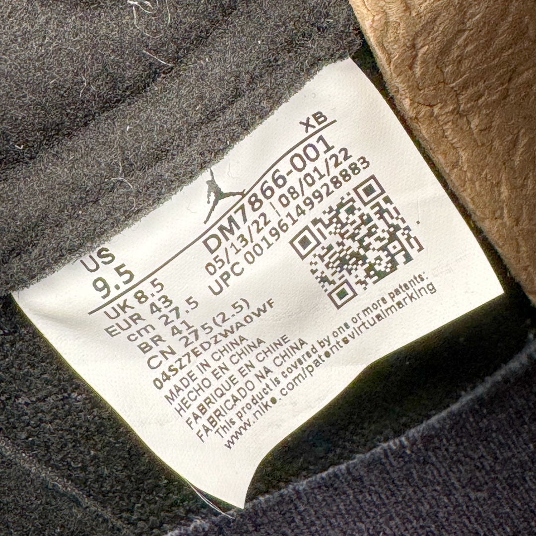 图片[13]-＃FK纯原 Travis Scott x Air Jordan AJ1 Low OG TS联名倒钩4.0低帮 黑武士 DM7866-001 外贸高端零售特供批次 产品品控稳定性领先行业 各方面均可对飙L版 良心定价不杀猪 原厂全套原楦原纸板冲刀磨具开发 原厂皮料加持 原厂港宝加持定型后跟R度完美 同源原厂电绣 鬼脸飞翼针数密度立体效果一致 百分百一致原鞋 原厂拉帮工艺 针距密度一致 后跟弧度收口自然不对折 极致一眼正品既视感 进口玻璃冲刀皮料裁剪零毛边 全鞋电脑针车工艺 品控清洁度最高QC检验标准 免检产品 原厂订购鞋盒、鞋标、防尘纸、鞋撑、鞋带 追求极致的原厂味道 尺码：36 36.5 37.5 38 38.5 39 40 40.5 41 42 42.5 43 44 44.5 45 46 47.5 48.5-选品中心