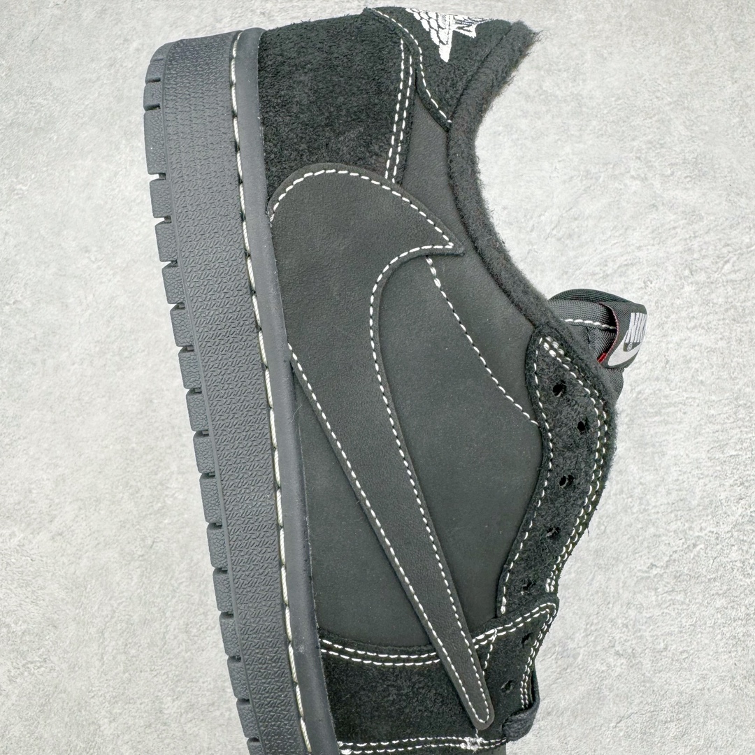 图片[6]-＃FK纯原 Travis Scott x Air Jordan AJ1 Low OG TS联名倒钩4.0低帮 黑武士 DM7866-001 外贸高端零售特供批次 产品品控稳定性领先行业 各方面均可对飙L版 良心定价不杀猪 原厂全套原楦原纸板冲刀磨具开发 原厂皮料加持 原厂港宝加持定型后跟R度完美 同源原厂电绣 鬼脸飞翼针数密度立体效果一致 百分百一致原鞋 原厂拉帮工艺 针距密度一致 后跟弧度收口自然不对折 极致一眼正品既视感 进口玻璃冲刀皮料裁剪零毛边 全鞋电脑针车工艺 品控清洁度最高QC检验标准 免检产品 原厂订购鞋盒、鞋标、防尘纸、鞋撑、鞋带 追求极致的原厂味道 尺码：36 36.5 37.5 38 38.5 39 40 40.5 41 42 42.5 43 44 44.5 45 46 47.5 48.5-选品中心