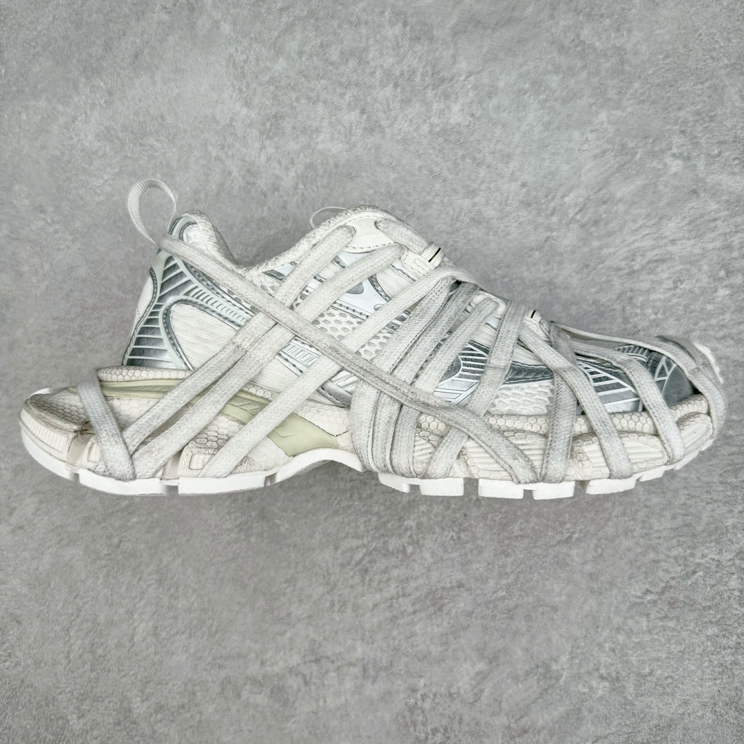 ＃纯原 BALENCIAGA 3XL Sneakers 巴黎世家十代网布系带低帮走秀复古老爹鞋 全套原纸板楦头开发 最原汁原味的灵魂版型 全鞋荧光划线卡点 胶水把控整洁度追求极致完美 每一双都是工艺品 多重QC质检 超越公司货的品控标准 实实在在的免检产品 原盒原配 正确字体电绣 粗细、位置、大小正确 侧边TPU 透气孔匹配意产原版 正确分离大底 TPU软底 原版一致大底LOGO 立体感十足 原厂皮料水洗做旧 采购原厂网纱 不含皮革 网布材料和聚氨酯 磨损效果 鞋头边缘和后帮 Balenciaga 徽标 鞋面和后跟凸印尺码 鞋舌 3XL 橡胶品牌标识和反光细节 鞋帮拉袢和鞋舌拉祥 配反光细节 备用鞋带在鞋履前侧 可在穿着前取下 便于不同造型搭配 偏大一码 尺码：35 36 37 38 39 40 41 42 43 44 45 46-选品中心