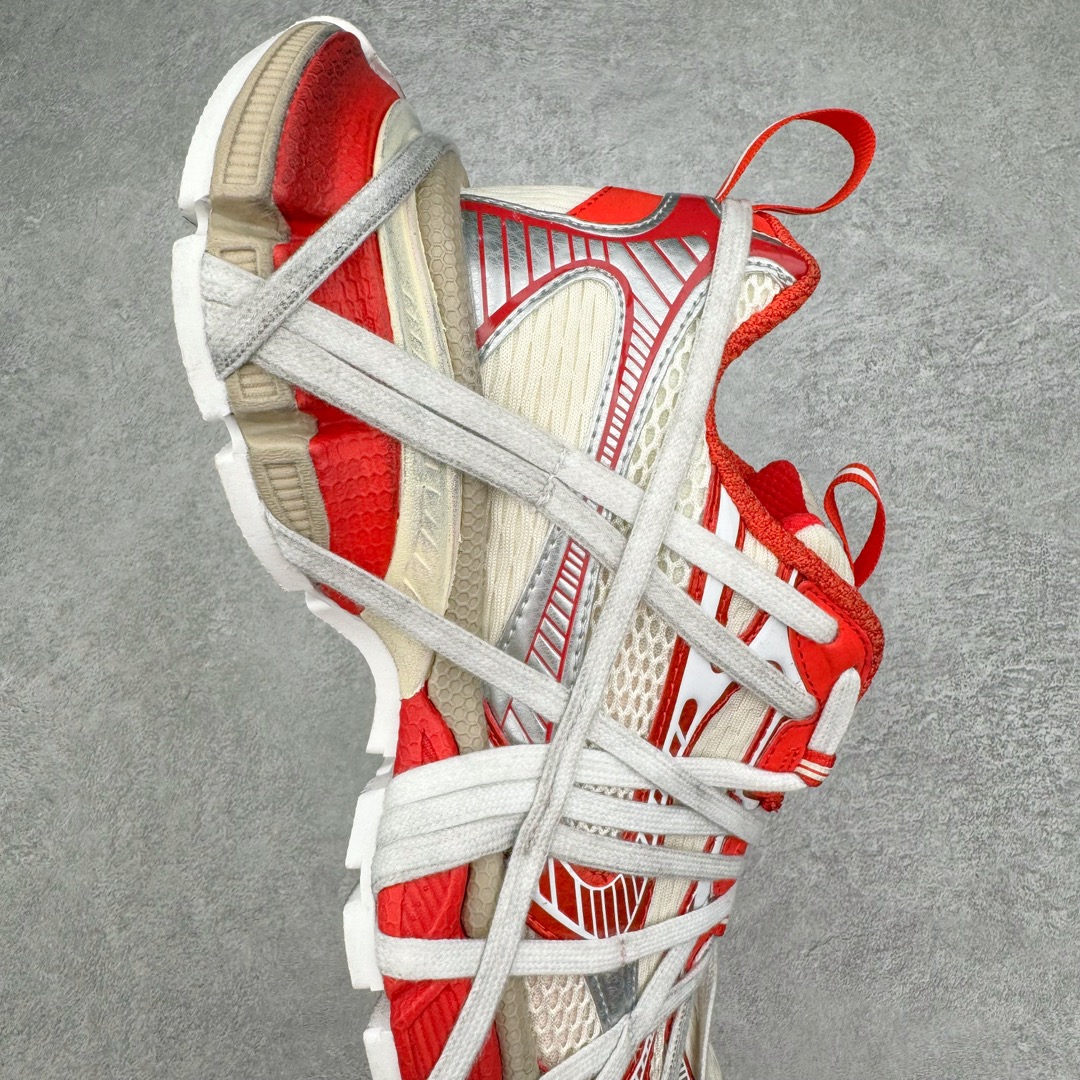 图片[6]-＃纯原 BALENCIAGA 3XL Sneakers 巴黎世家十代网布系带低帮走秀复古老爹鞋 全套原纸板楦头开发 最原汁原味的灵魂版型 全鞋荧光划线卡点 胶水把控整洁度追求极致完美 每一双都是工艺品 多重QC质检 超越公司货的品控标准 实实在在的免检产品 原盒原配 正确字体电绣 粗细、位置、大小正确 侧边TPU 透气孔匹配意产原版 正确分离大底 TPU软底 原版一致大底LOGO 立体感十足 原厂皮料水洗做旧 采购原厂网纱 不含皮革 网布材料和聚氨酯 磨损效果 鞋头边缘和后帮 Balenciaga 徽标 鞋面和后跟凸印尺码 鞋舌 3XL 橡胶品牌标识和反光细节 鞋帮拉袢和鞋舌拉祥 配反光细节 备用鞋带在鞋履前侧 可在穿着前取下 便于不同造型搭配 偏大一码 尺码：35 36 37 38 39 40 41 42 43 44 45 46-选品中心