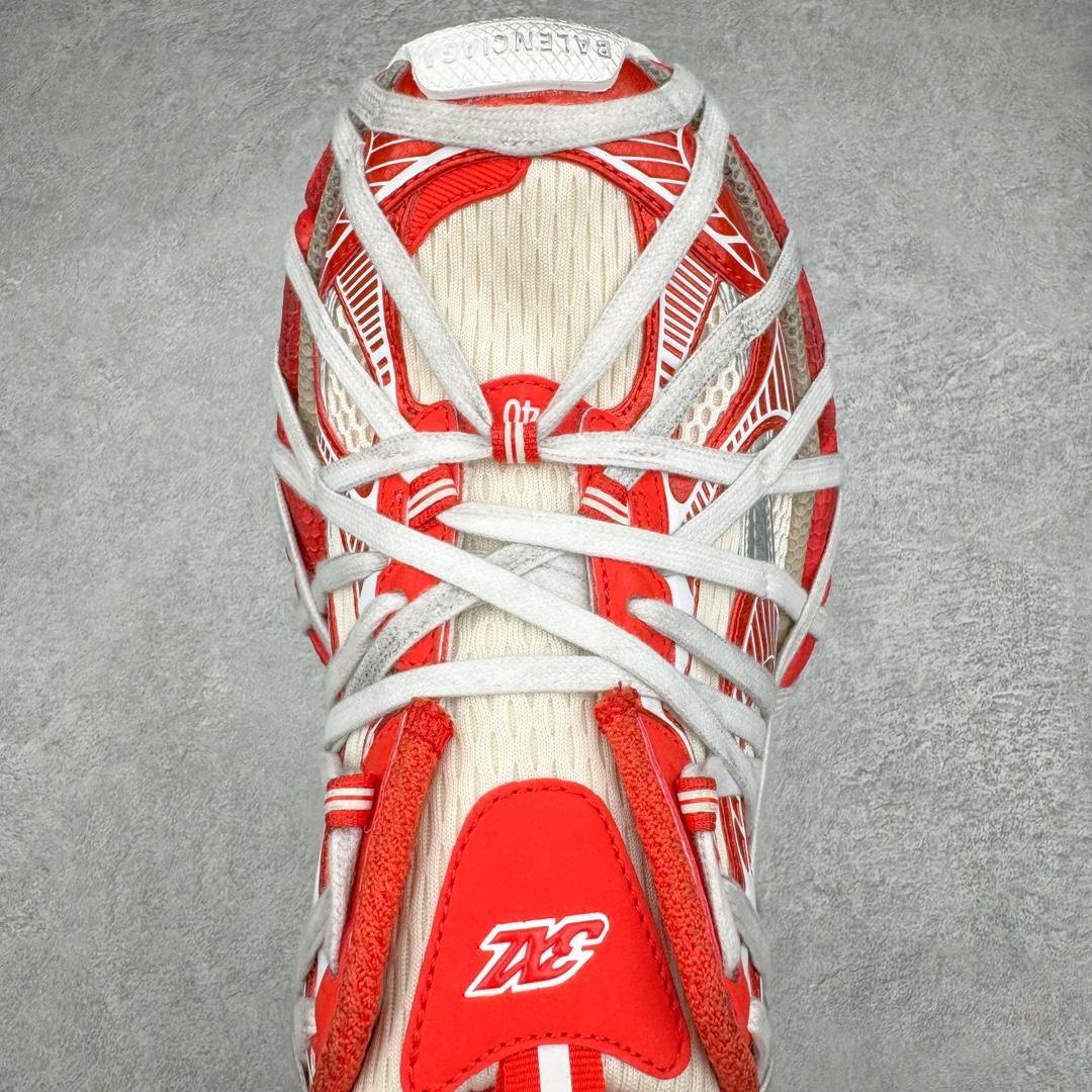 图片[4]-＃纯原 BALENCIAGA 3XL Sneakers 巴黎世家十代网布系带低帮走秀复古老爹鞋 全套原纸板楦头开发 最原汁原味的灵魂版型 全鞋荧光划线卡点 胶水把控整洁度追求极致完美 每一双都是工艺品 多重QC质检 超越公司货的品控标准 实实在在的免检产品 原盒原配 正确字体电绣 粗细、位置、大小正确 侧边TPU 透气孔匹配意产原版 正确分离大底 TPU软底 原版一致大底LOGO 立体感十足 原厂皮料水洗做旧 采购原厂网纱 不含皮革 网布材料和聚氨酯 磨损效果 鞋头边缘和后帮 Balenciaga 徽标 鞋面和后跟凸印尺码 鞋舌 3XL 橡胶品牌标识和反光细节 鞋帮拉袢和鞋舌拉祥 配反光细节 备用鞋带在鞋履前侧 可在穿着前取下 便于不同造型搭配 偏大一码 尺码：35 36 37 38 39 40 41 42 43 44 45 46-选品中心
