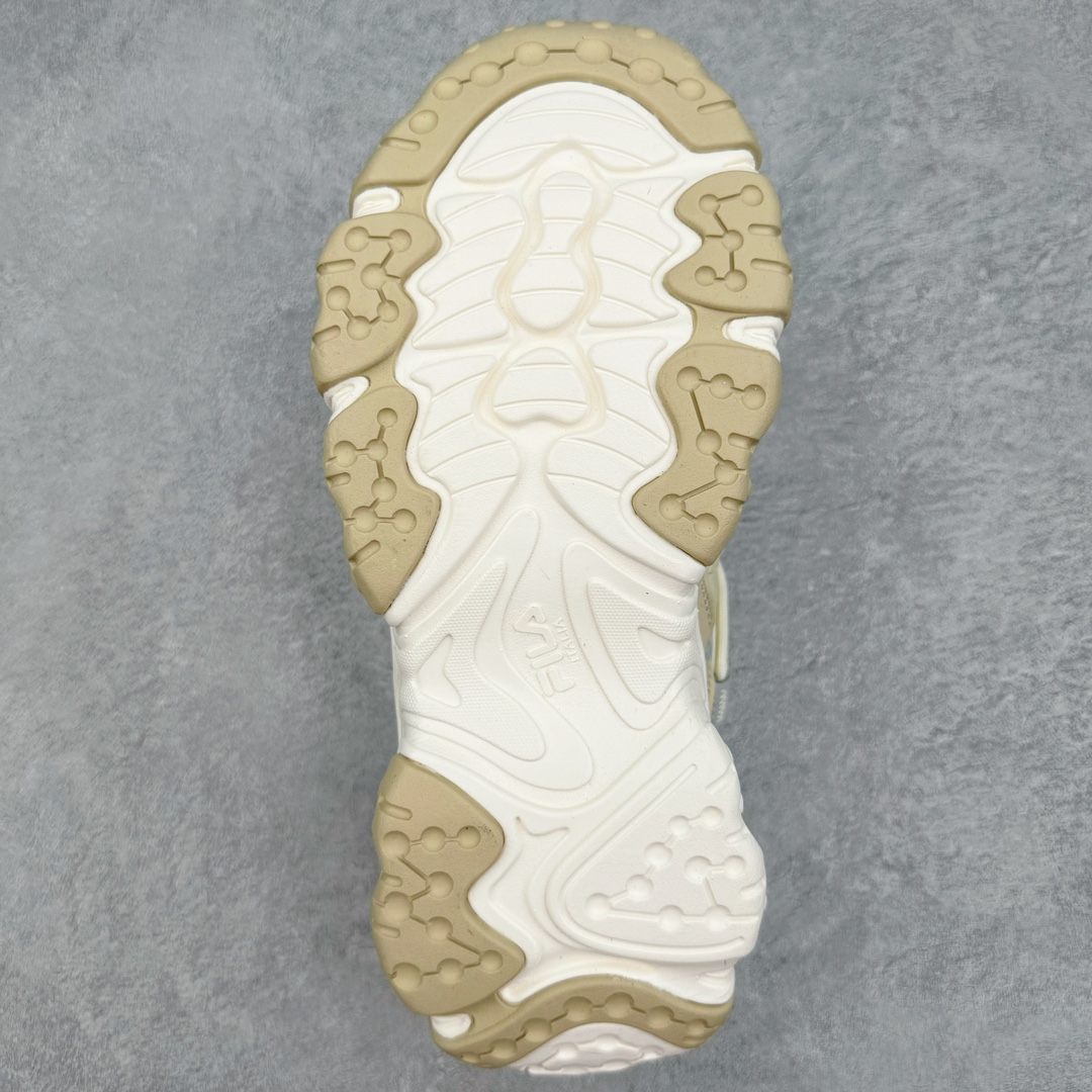 图片[9]-FILA FUSION 斐乐潮牌防滑耐磨轻便运动鞋 FUSION 系列传承了 FILA 的百年基因，融入年轻运动及潮流文化，成为引领变革、创新突破的一代。以“1+N” 的跨界合作模式重现经典的同时创造经典。带来最出其不意的跨界合作惊喜。同时，FILAFUSION把FILA 的 DNA 融入到定制体验里，你可以随心制造厲于你的产品。FILA FUSION 的鞋家族涵盖了老爹鞋、跑步鞋、网球鞋、季节款。风格复古新潮，满足了时尚人士出行及各类运动的搭配需求，成为当下年轻人筷拥的鞋类品牌之一。FILA FUSION 走进年轻人的世界，通过年轻人运动，街舞，滑板，篮球，展现 FILA FUSION 的潮流态度和年轻文化。FILA FUSION 认为末来属于引领变革、创新突破的年轻一代，让我们一起构成 FILA 未来的蓝图吧！尺码：36 36.5 37.5 38 38.5 39 40 40.5 41 42 42.5 43 44 44.5 45-选品中心