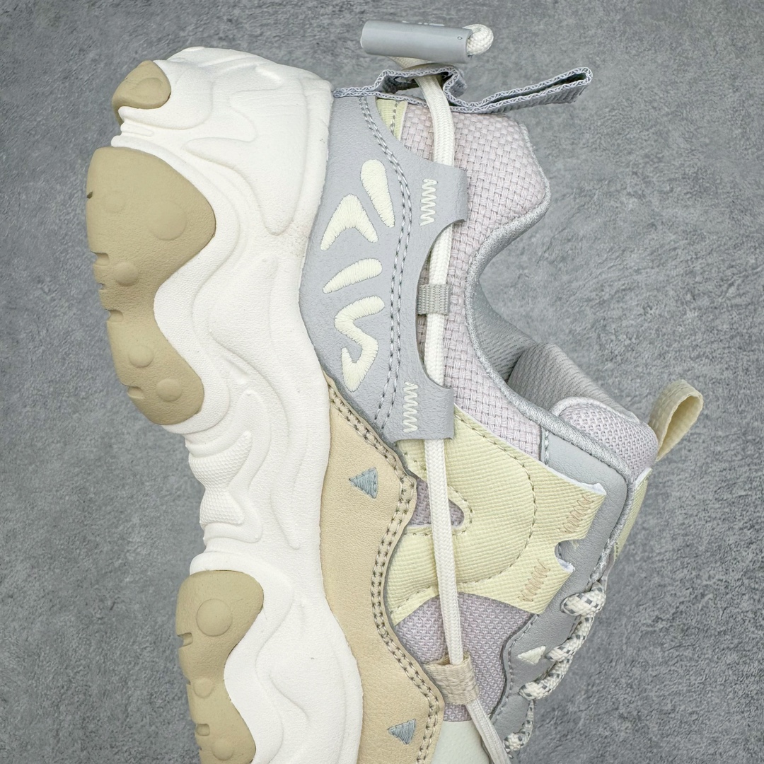 图片[6]-FILA FUSION 斐乐潮牌防滑耐磨轻便运动鞋 FUSION 系列传承了 FILA 的百年基因，融入年轻运动及潮流文化，成为引领变革、创新突破的一代。以“1+N” 的跨界合作模式重现经典的同时创造经典。带来最出其不意的跨界合作惊喜。同时，FILAFUSION把FILA 的 DNA 融入到定制体验里，你可以随心制造厲于你的产品。FILA FUSION 的鞋家族涵盖了老爹鞋、跑步鞋、网球鞋、季节款。风格复古新潮，满足了时尚人士出行及各类运动的搭配需求，成为当下年轻人筷拥的鞋类品牌之一。FILA FUSION 走进年轻人的世界，通过年轻人运动，街舞，滑板，篮球，展现 FILA FUSION 的潮流态度和年轻文化。FILA FUSION 认为末来属于引领变革、创新突破的年轻一代，让我们一起构成 FILA 未来的蓝图吧！尺码：36 36.5 37.5 38 38.5 39 40 40.5 41 42 42.5 43 44 44.5 45-选品中心